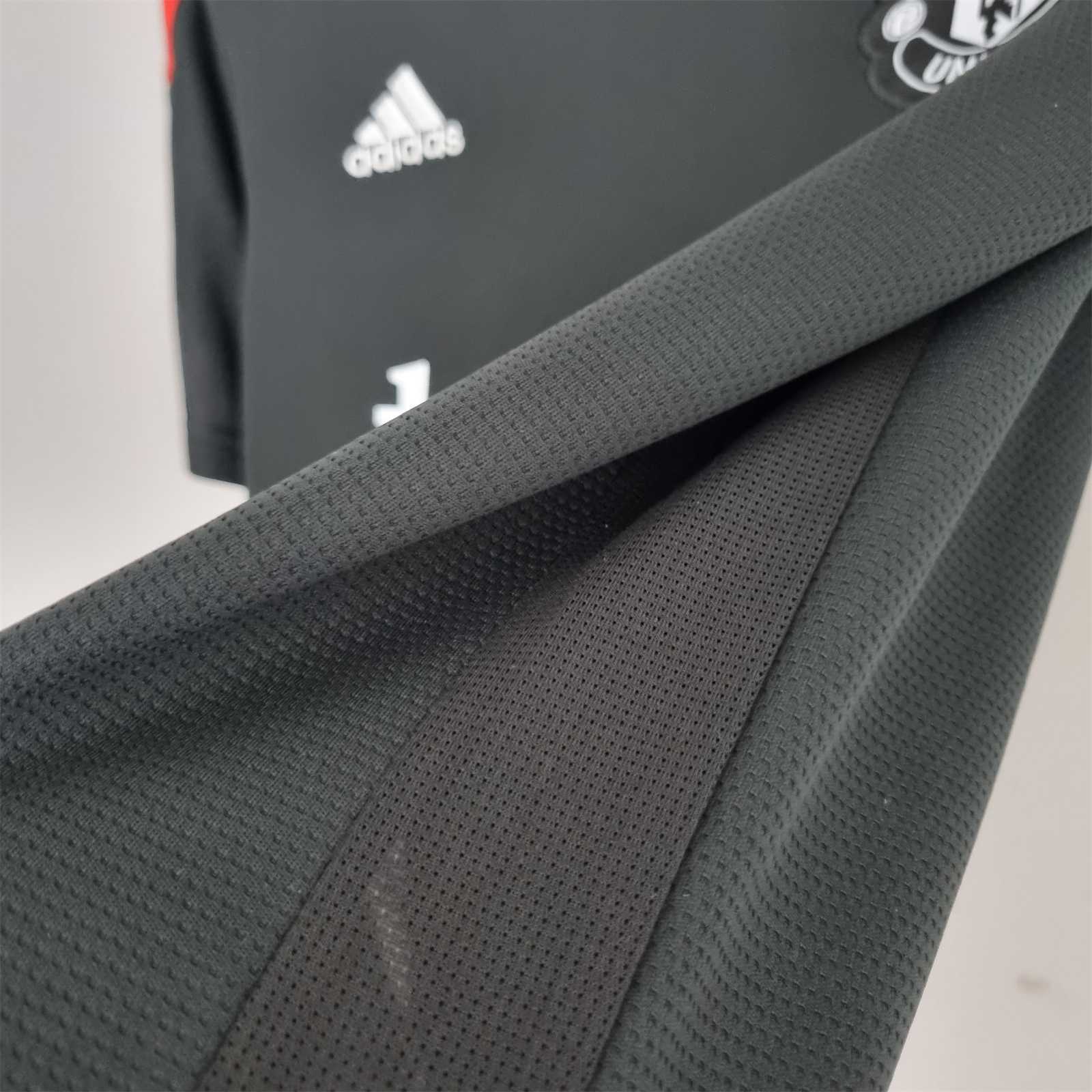 22-23 Manchester United black training suit 4
