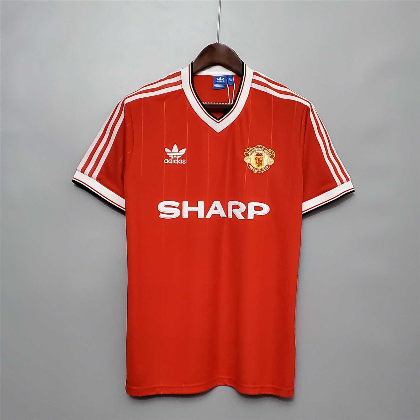 83-84 Manchester United home