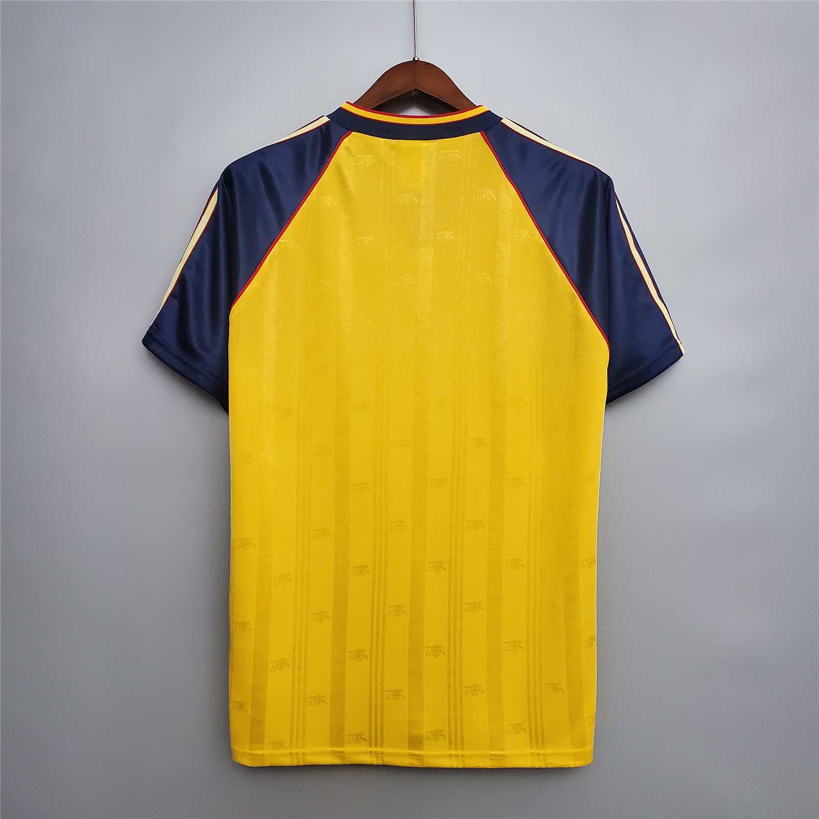 88-90 Arsenal away 4