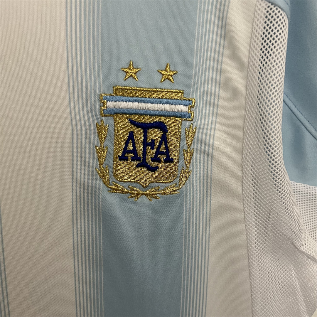 04-05 Argentina home 2