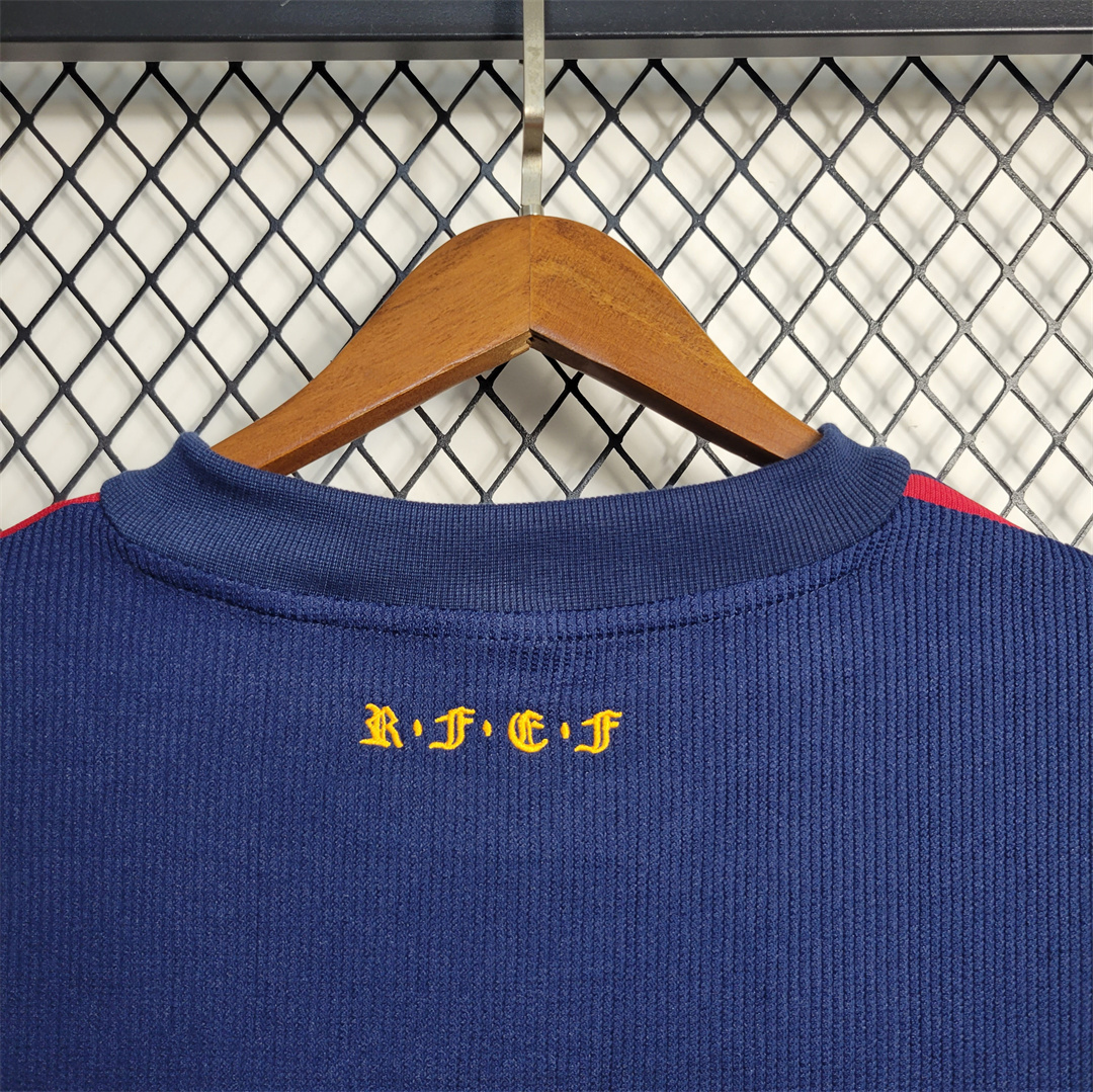 2010 Spain away blue 4