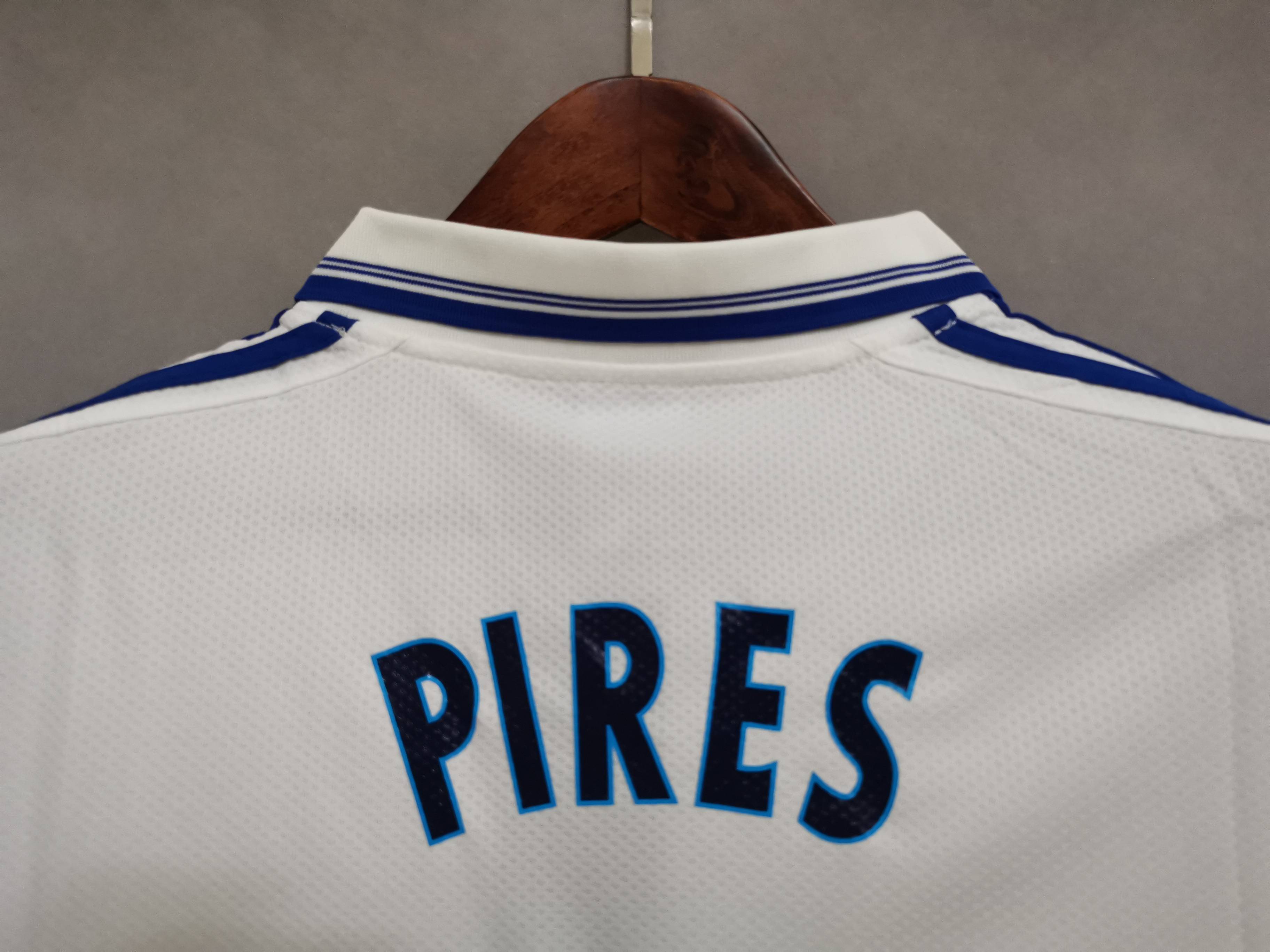99-00 Marseille home 5