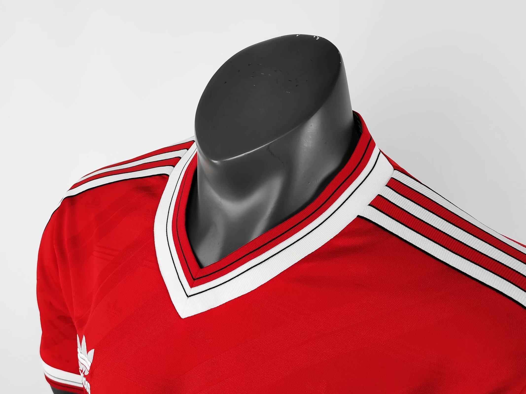 86-88 Manchester United home 6