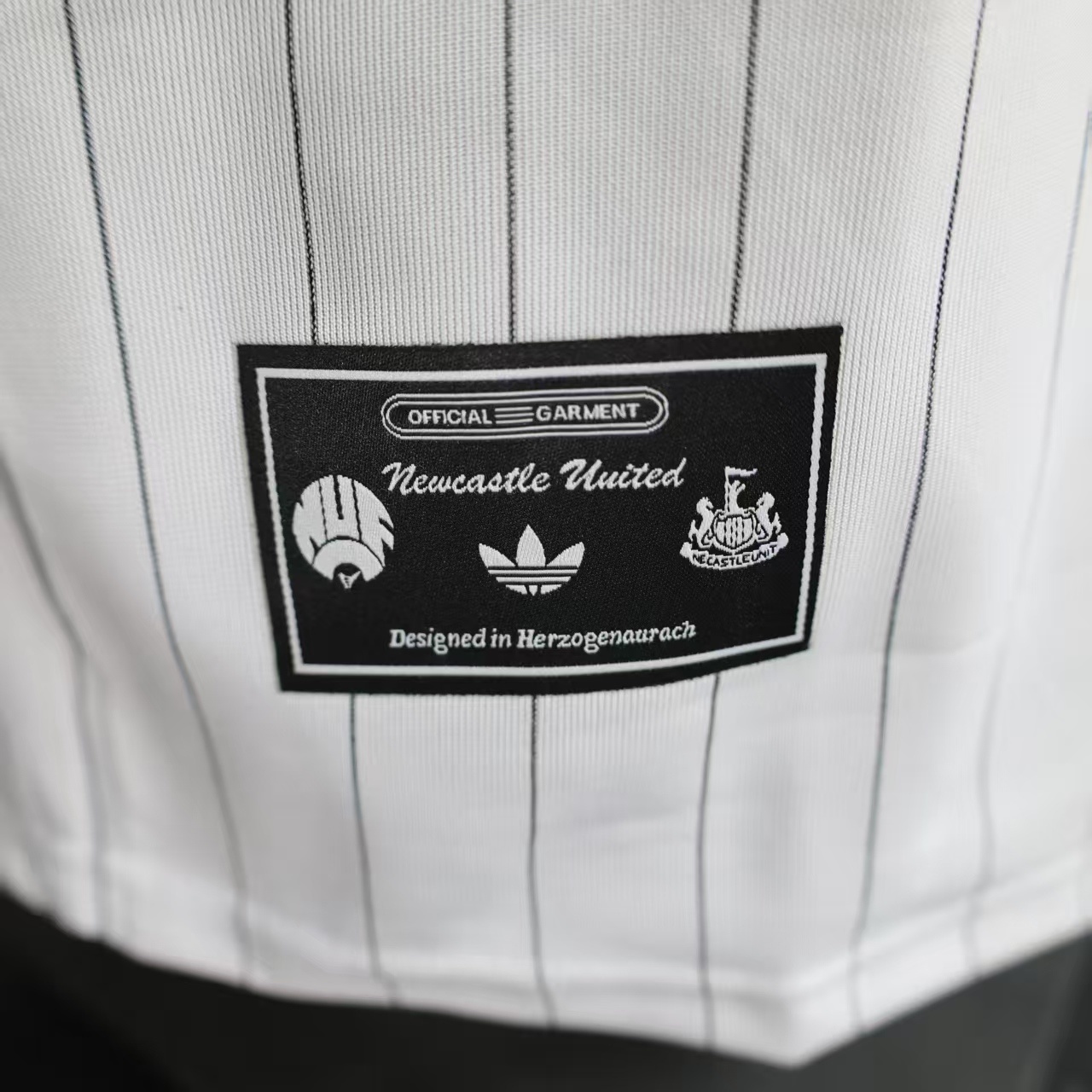 25-26 Newcastle United Casual Retro Style Football Shirt Apparels AAAAJersey Wholesale Yupoo-1 4