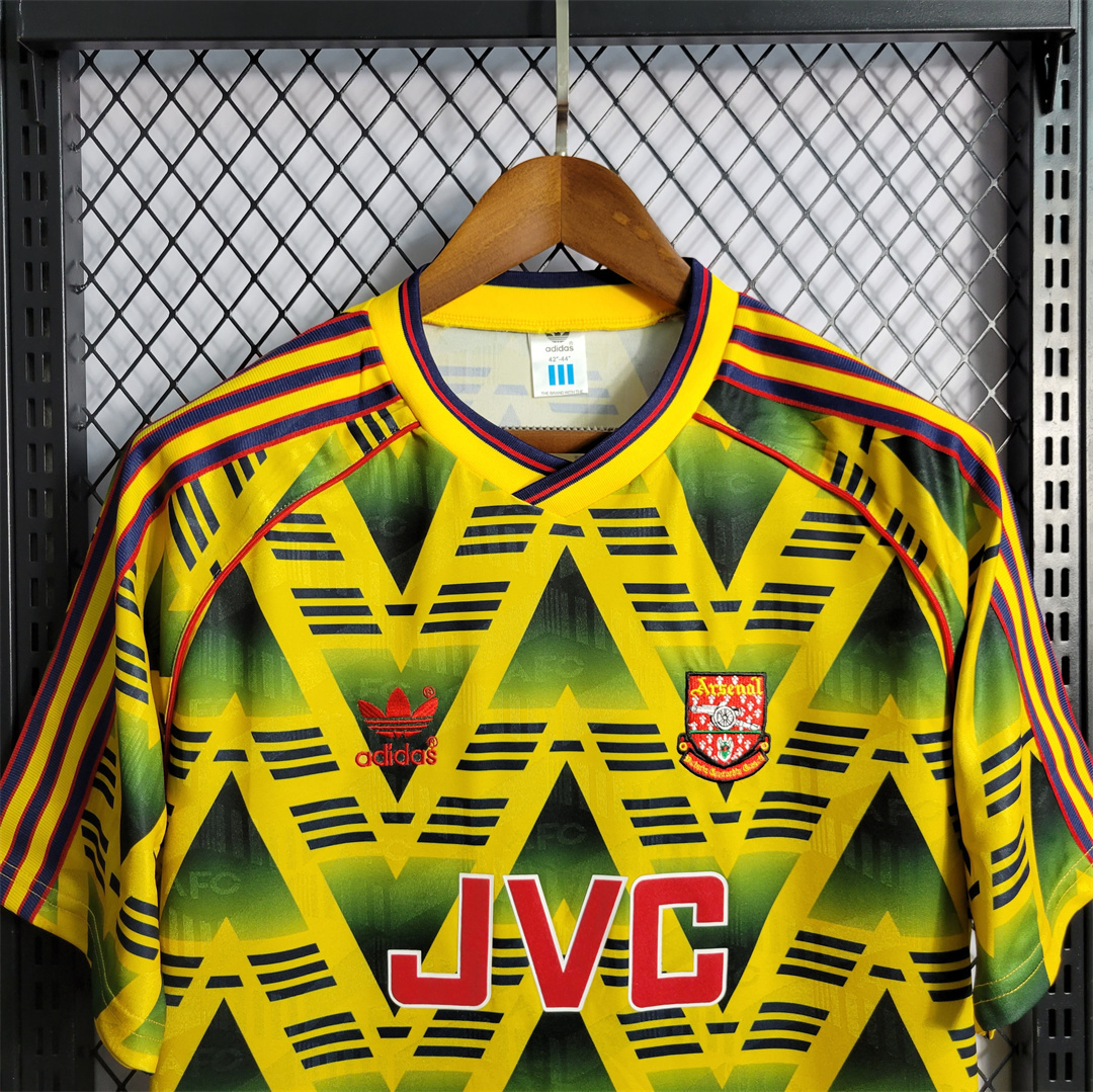 91-93 Arsenal away 4