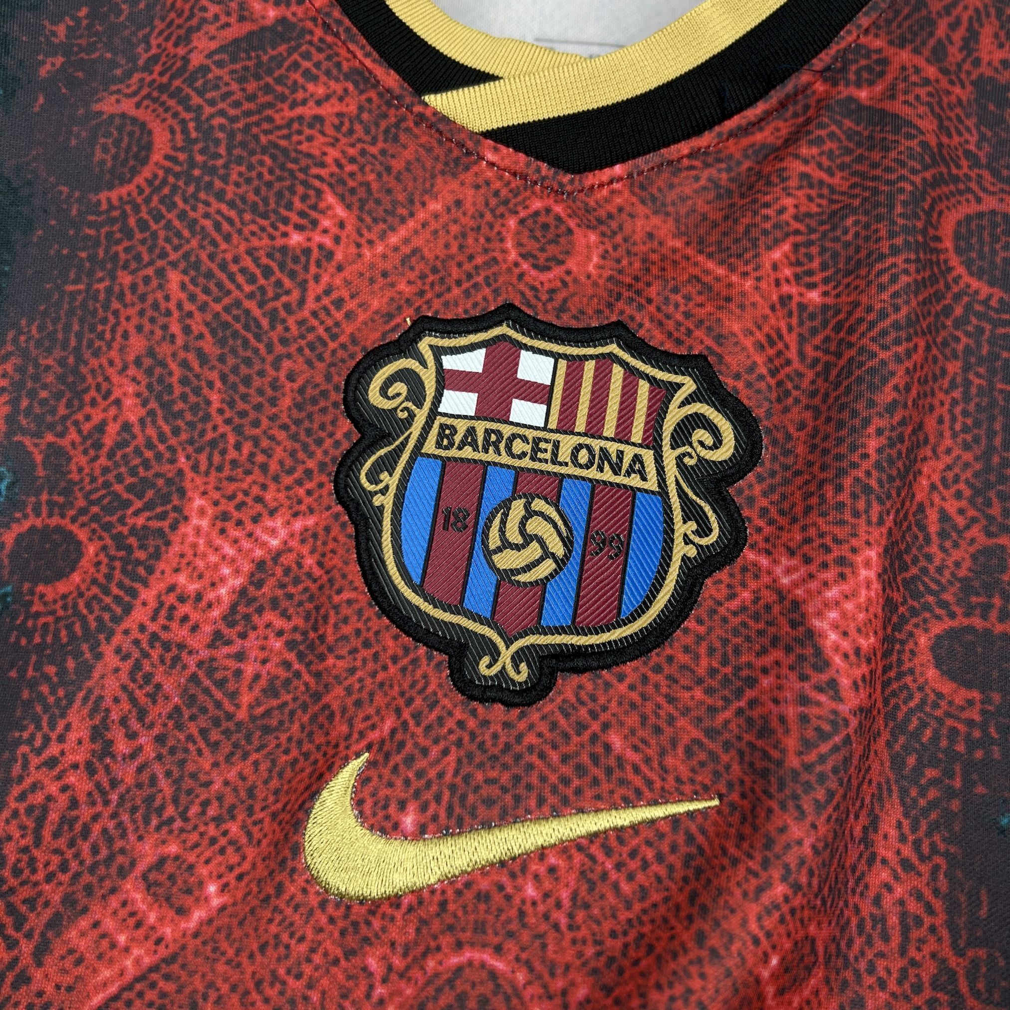 25-26 Barcelona Mens Concept Edition Red T-Shirt Soccer Uniform AAAAJersey Supplier Yupoo 4