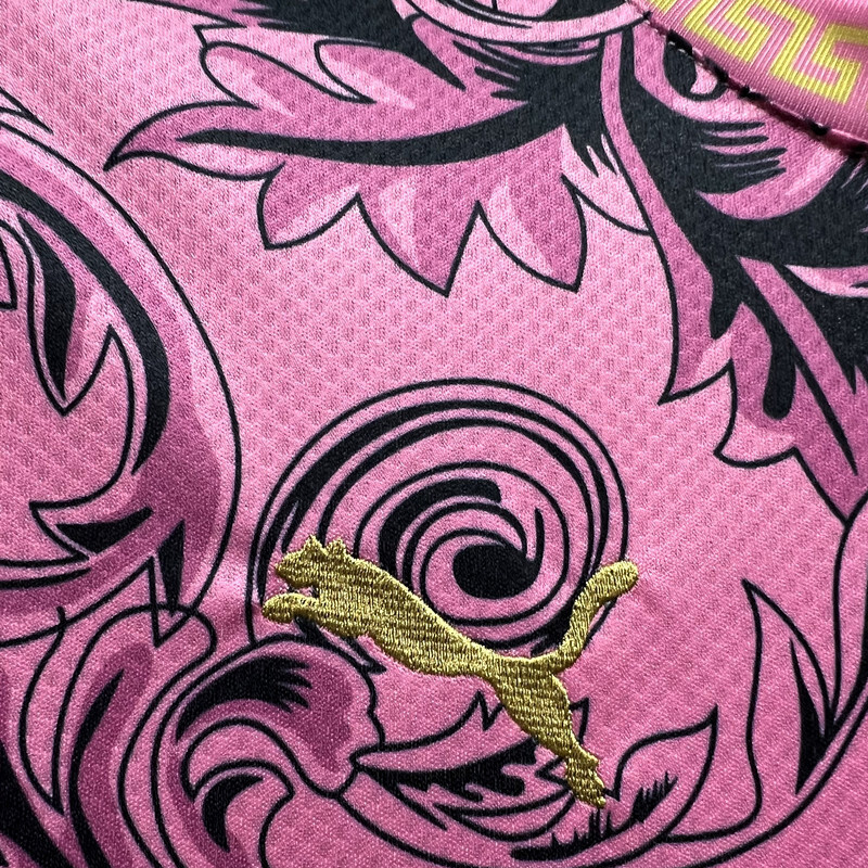 2024 Italy X Versace Pink Special Edition Kit Football T-Shirt AAAAJersey Supplier Yupoo 6