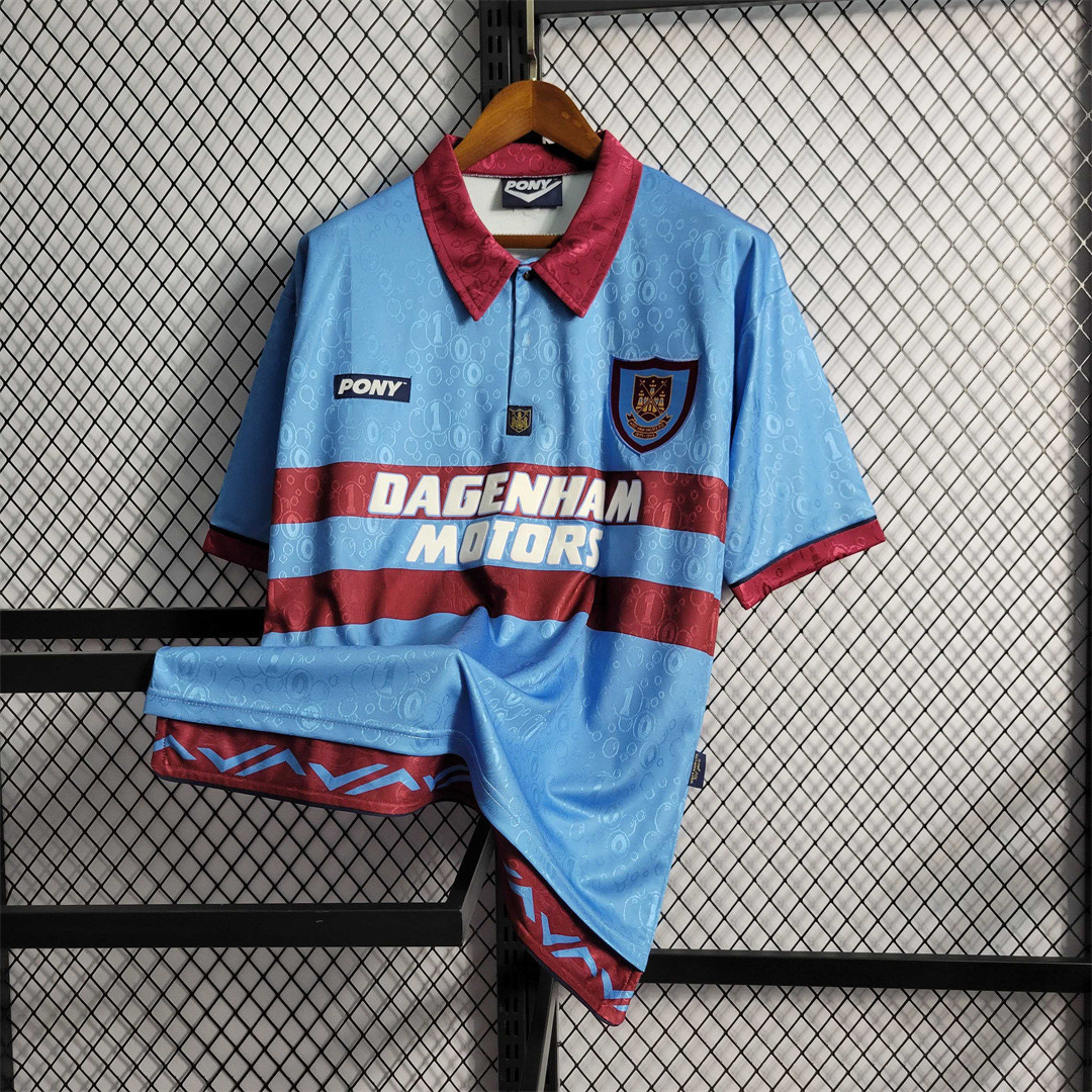 95-97 West Ham away 7