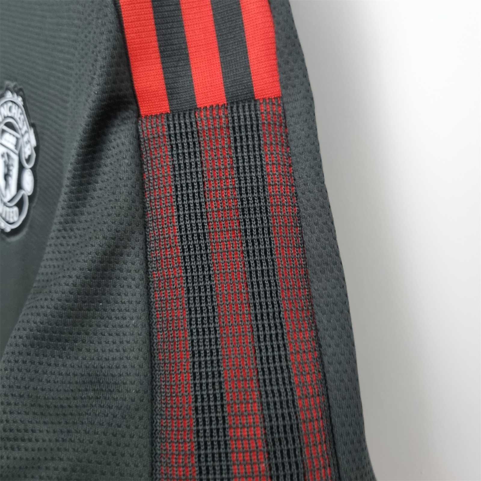 22-23 Manchester United black training suit 2