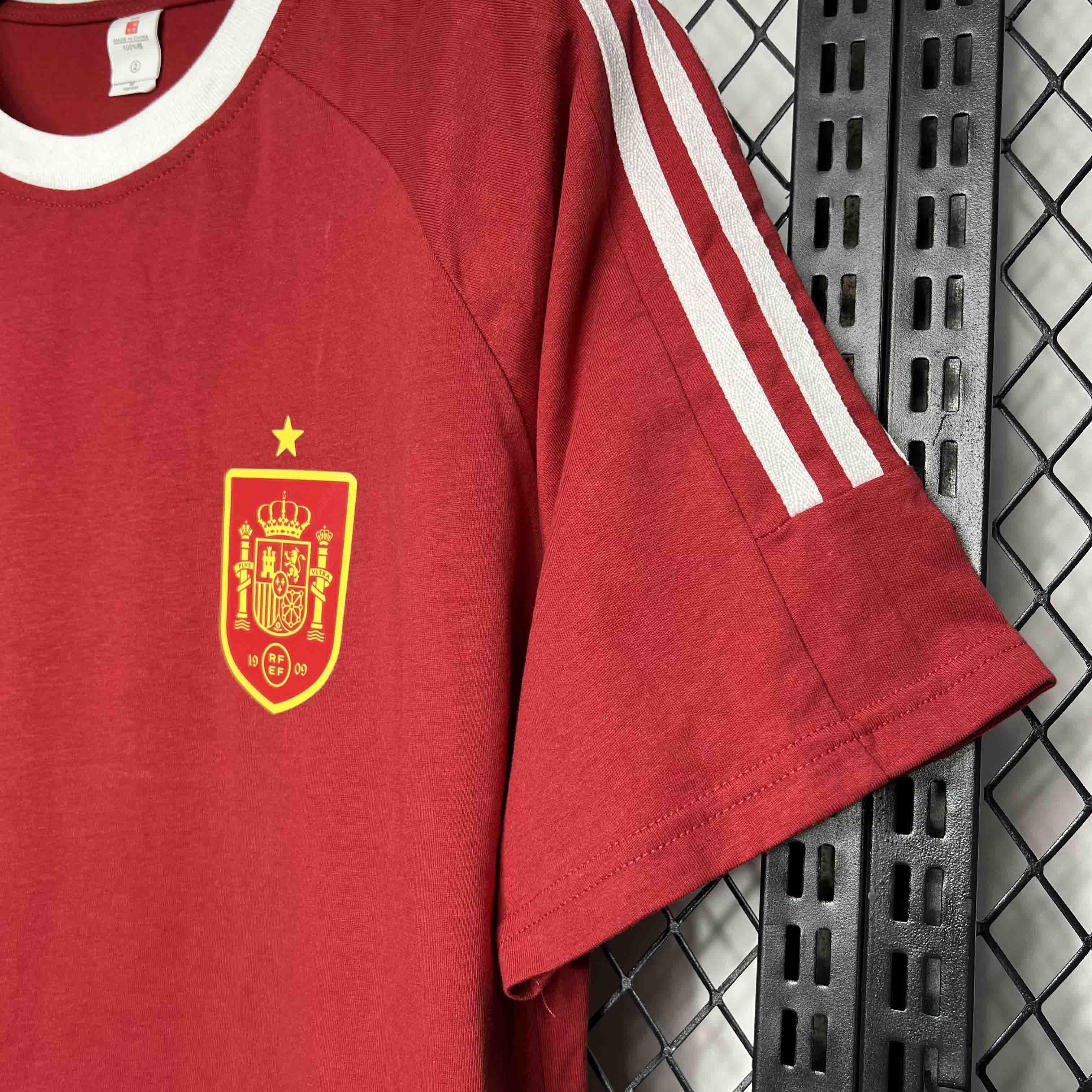24-25 Spain Retro Style Red Kit AAAAJersey Supplier Yupoo 2