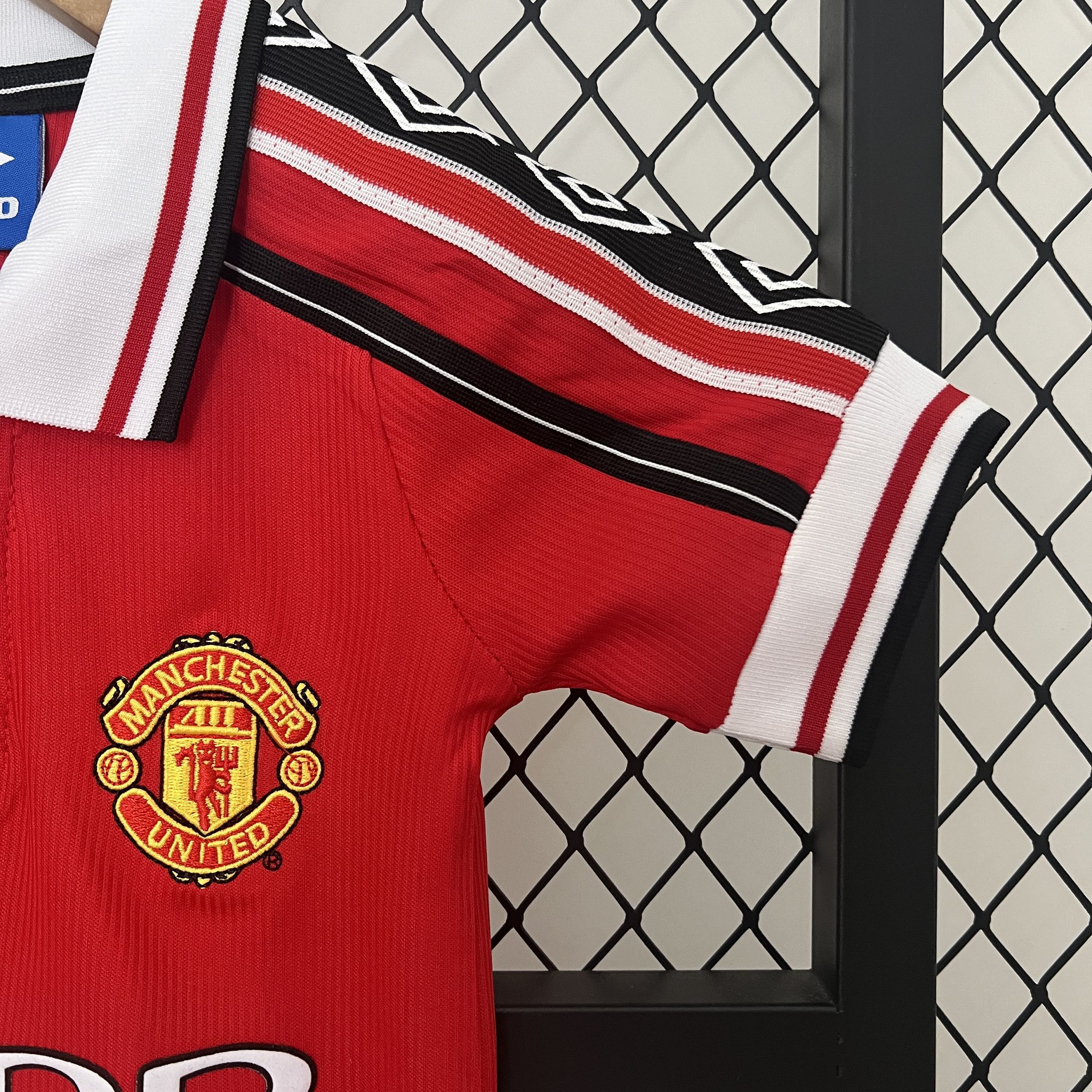 98-99 Manchester United Home Retro Kid Kits Children Sets Jerseys Supllier Yupoo 3