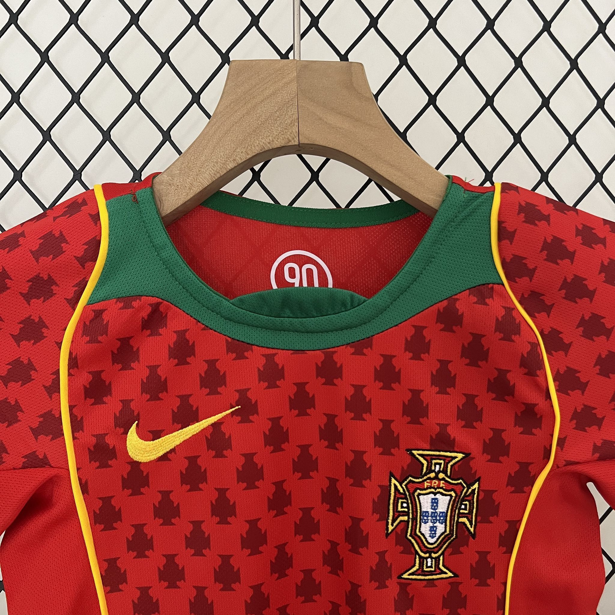 2004 Portugal Home Retro Kid Kits Youth Apparels AAAAJersey Wholesale Yupoo 2