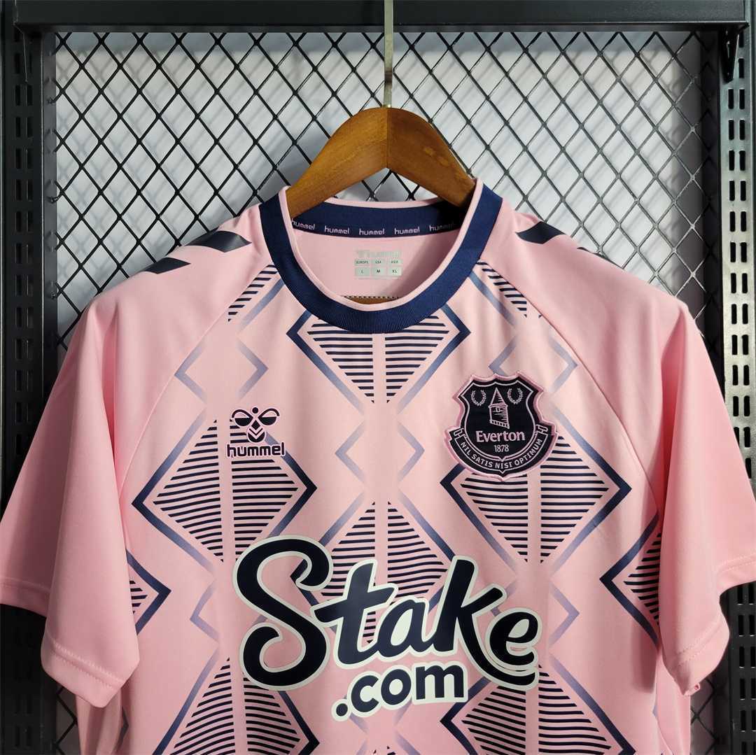 22-23 Everton away 10