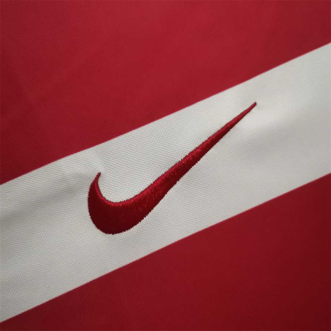2010 Serbia home 8