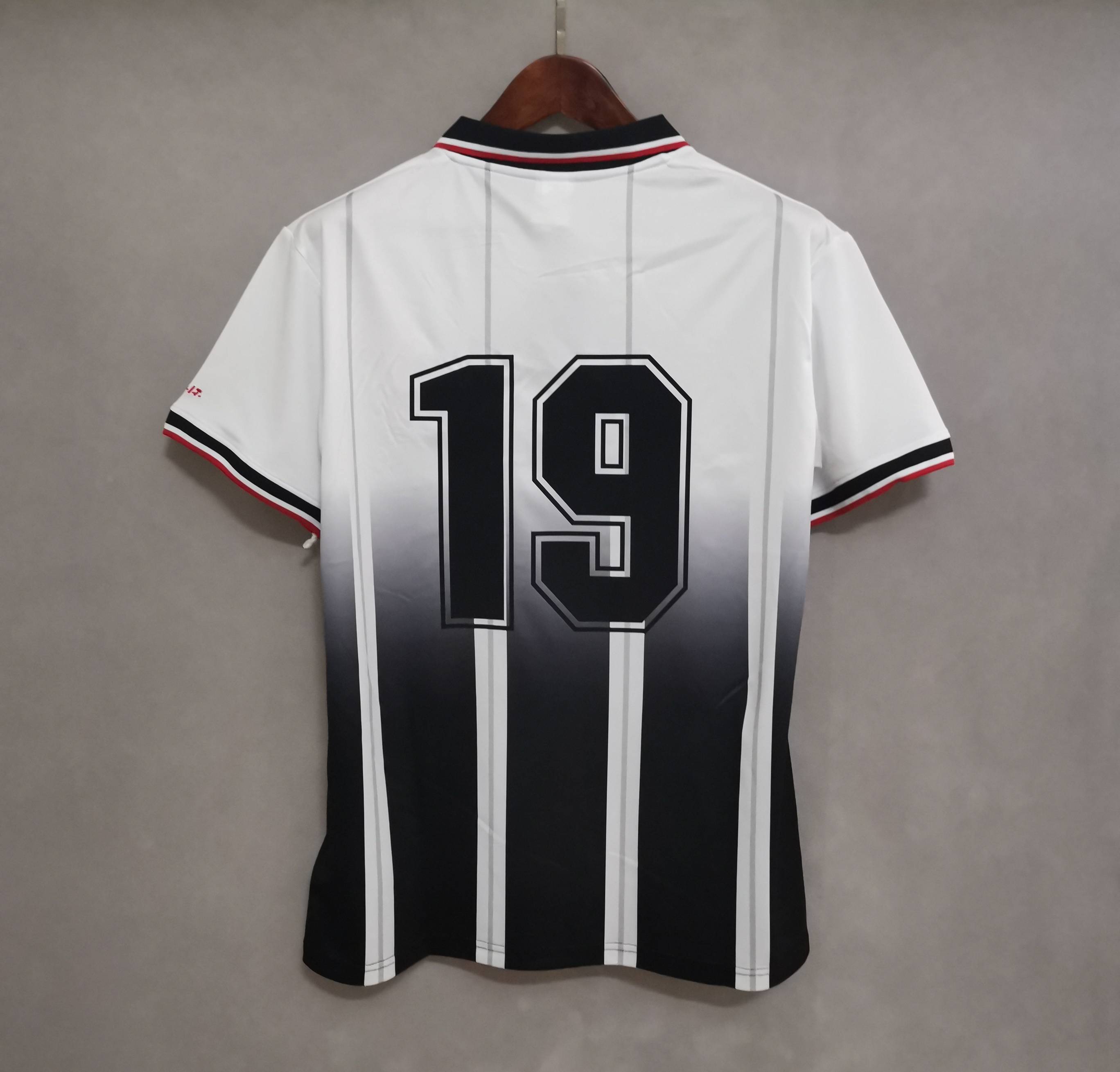 97-99 Rangers away 7