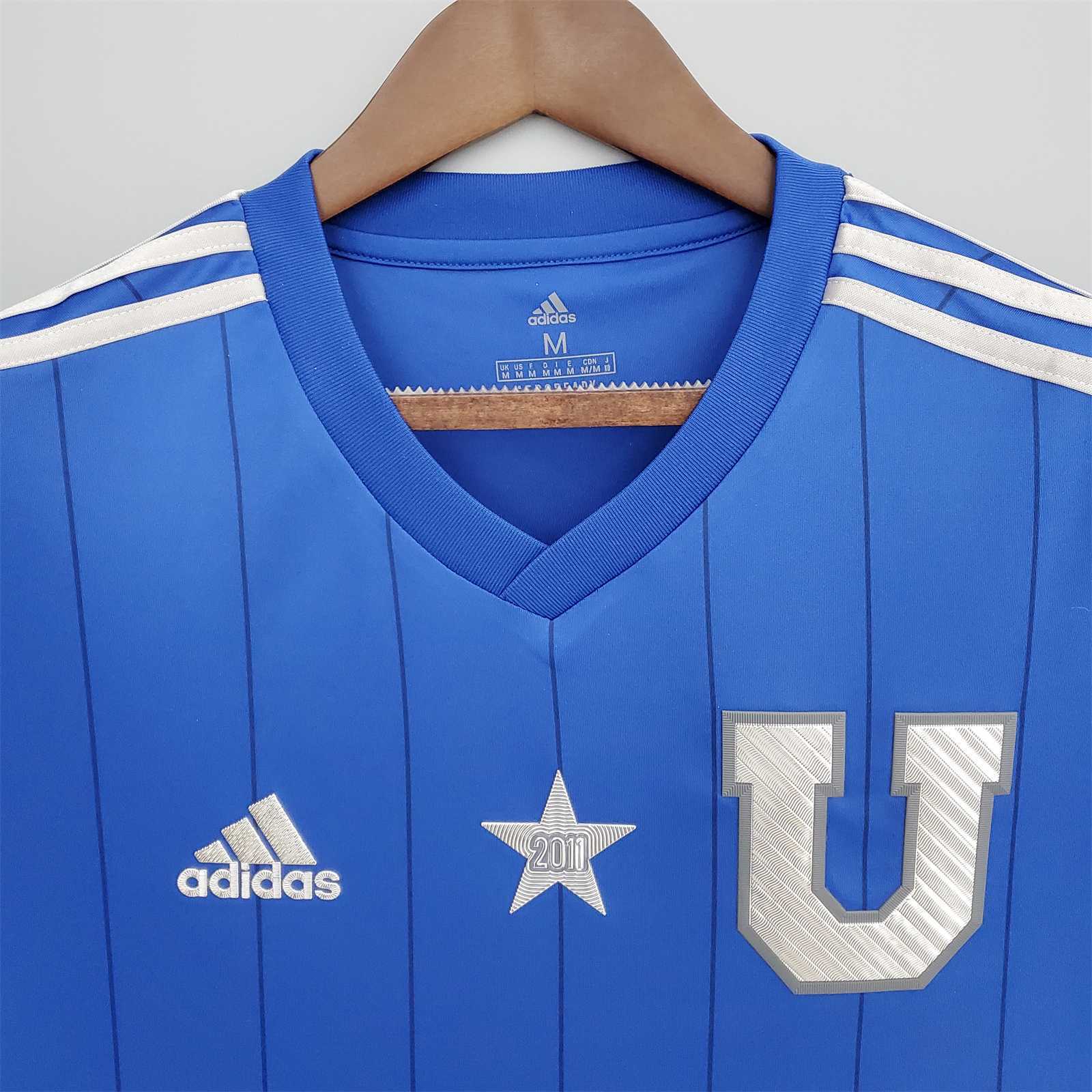 2011 University of Chile Commemorative Edition 4