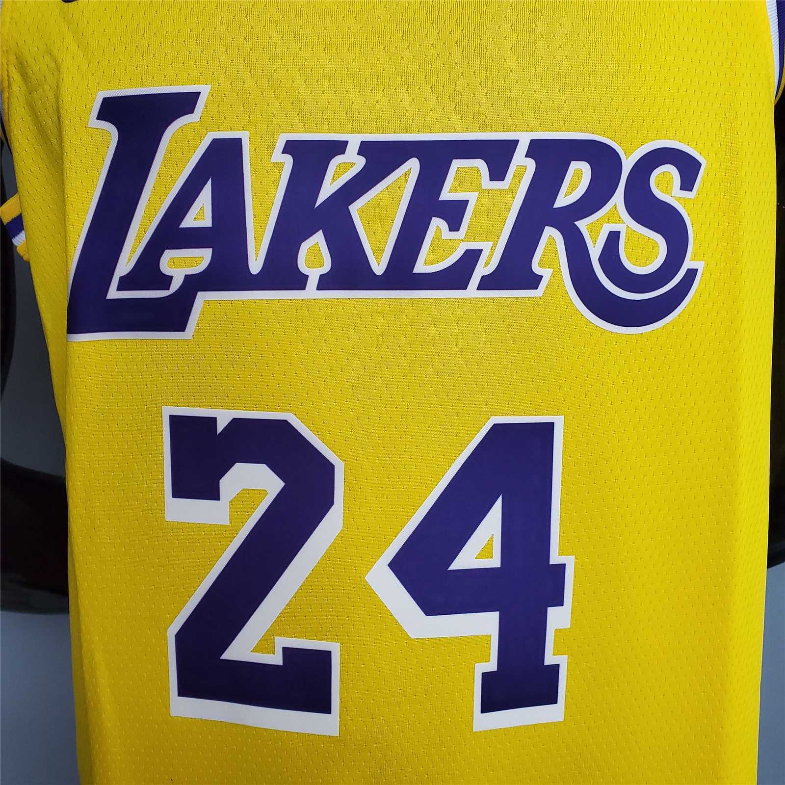 Bryant #24 Lakers Round neck yellow 4