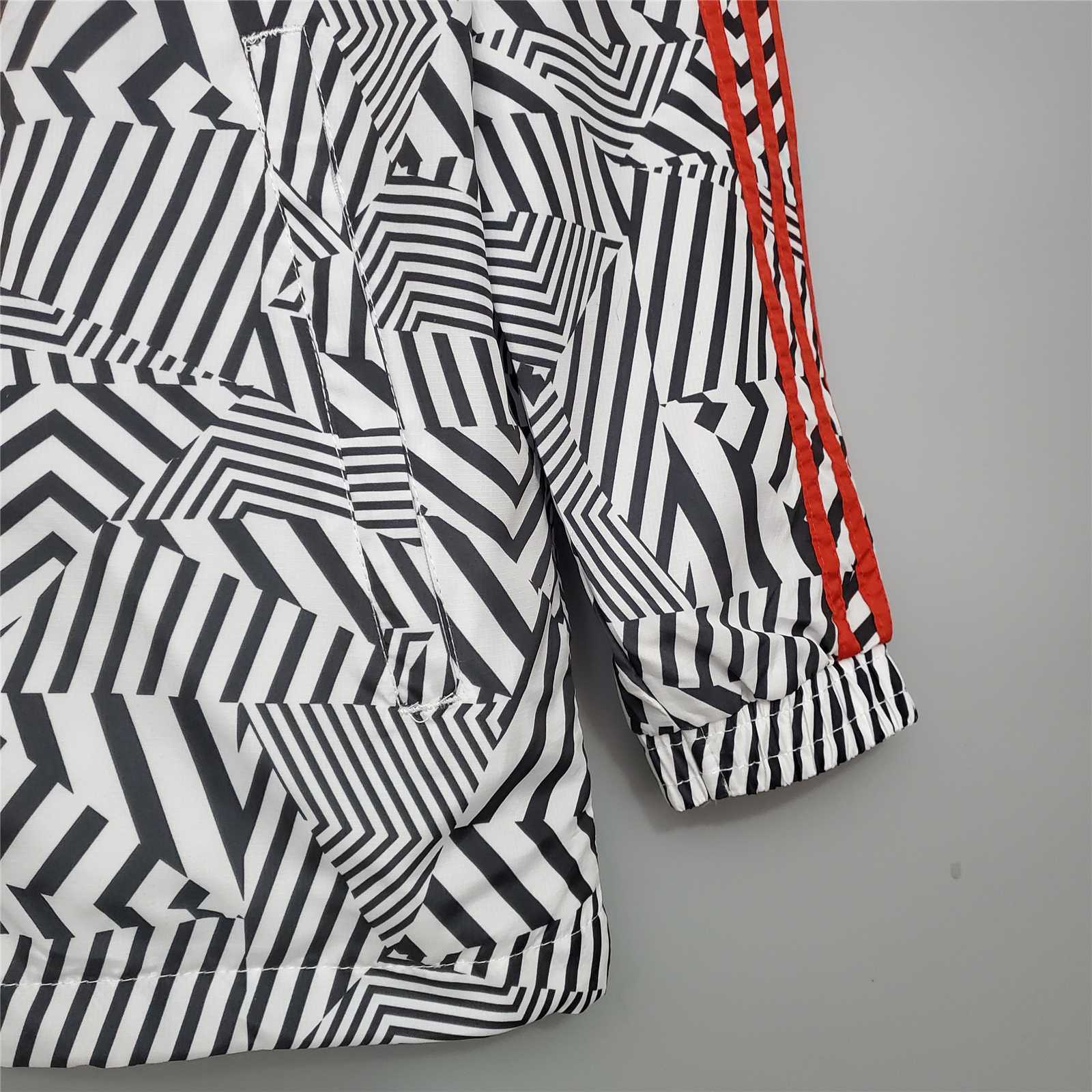 21-22 Manchester United Black-White Stripes Windbreaker 6