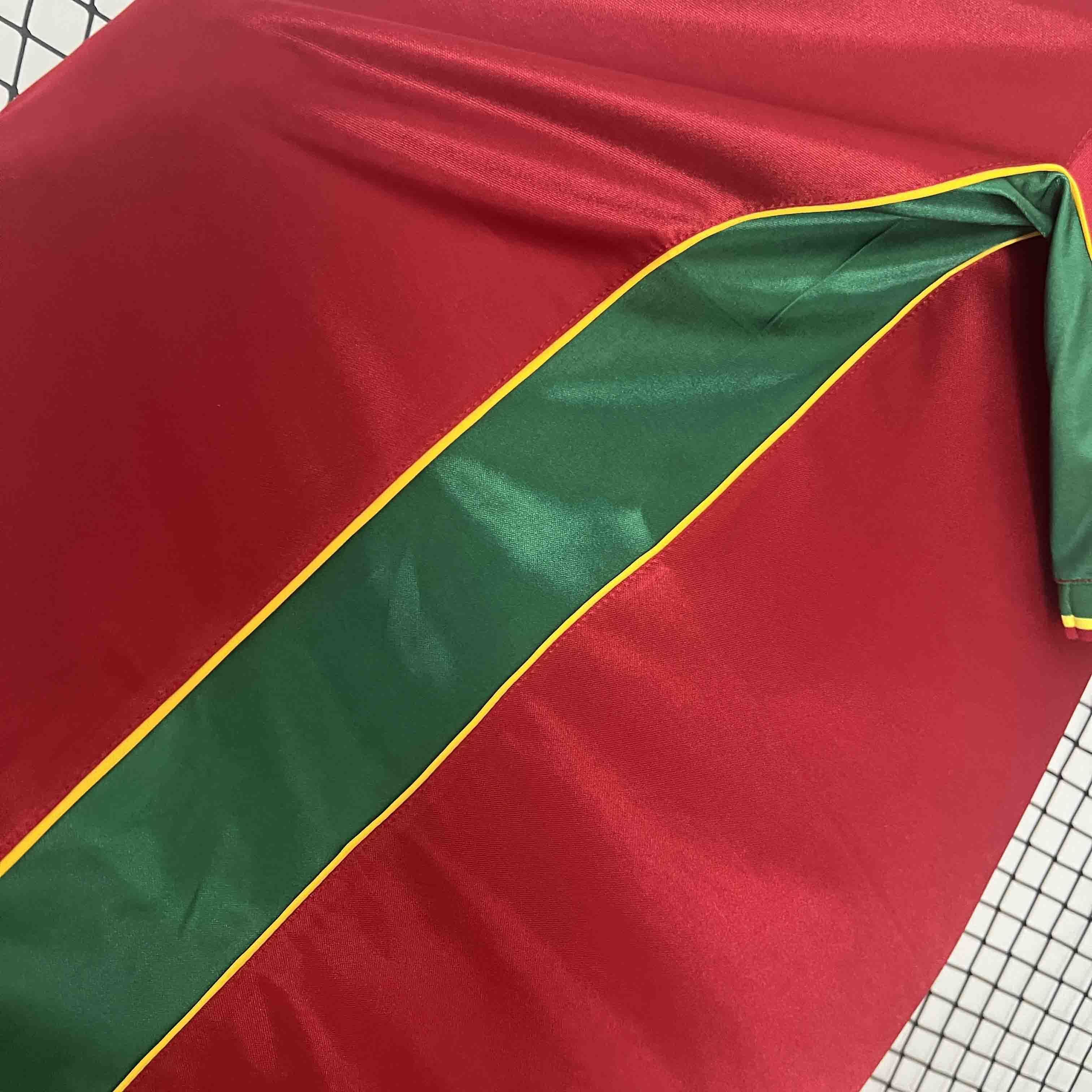 97-98 Portugal Home Retro Kit Vintage Shirt Football AAAAJersey Supplier 5