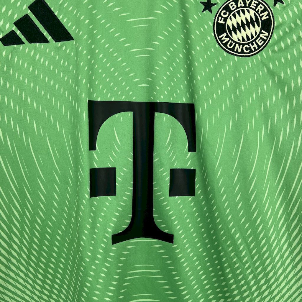 25-26 Bayern Munich Green Goalkeeper Shirt Football Uniform AAAAJersey Wholesale Yupoo 4