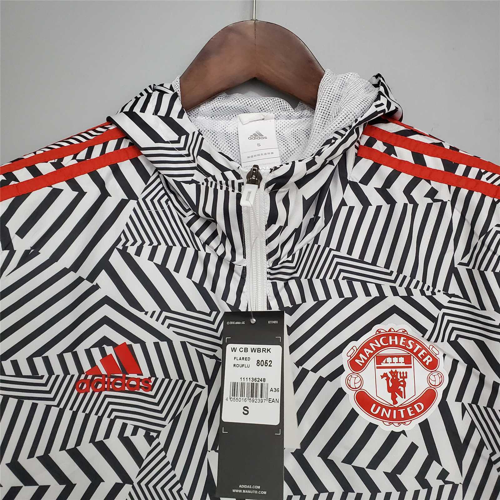21-22 Manchester United Black-White Stripes Windbreaker 7