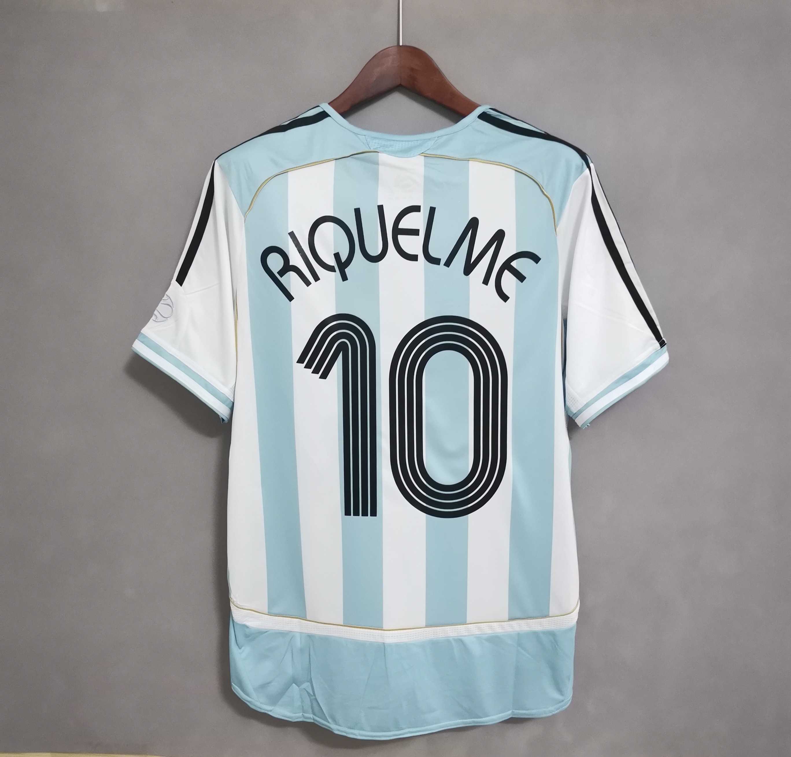 2006 Argentina home 5