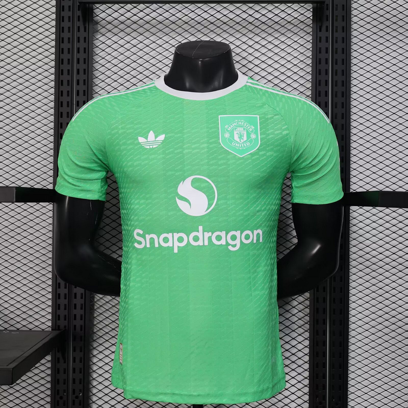 25-26 Manchester United Green Goalkeeper Kit Player Version Shirt AAAAJersey Wholesale Yupoo