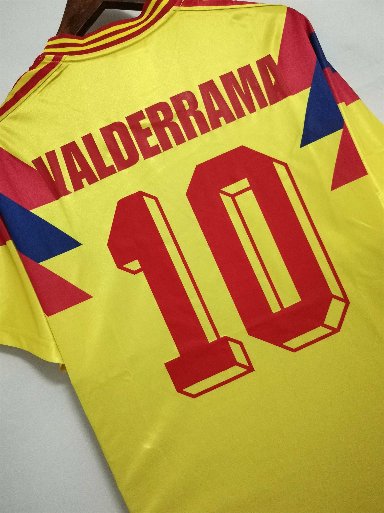 1990 Colombia home 8