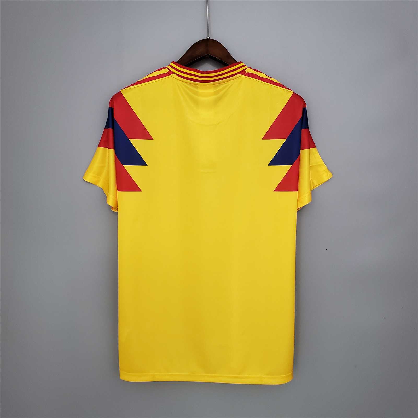 1990 Colombia home 7