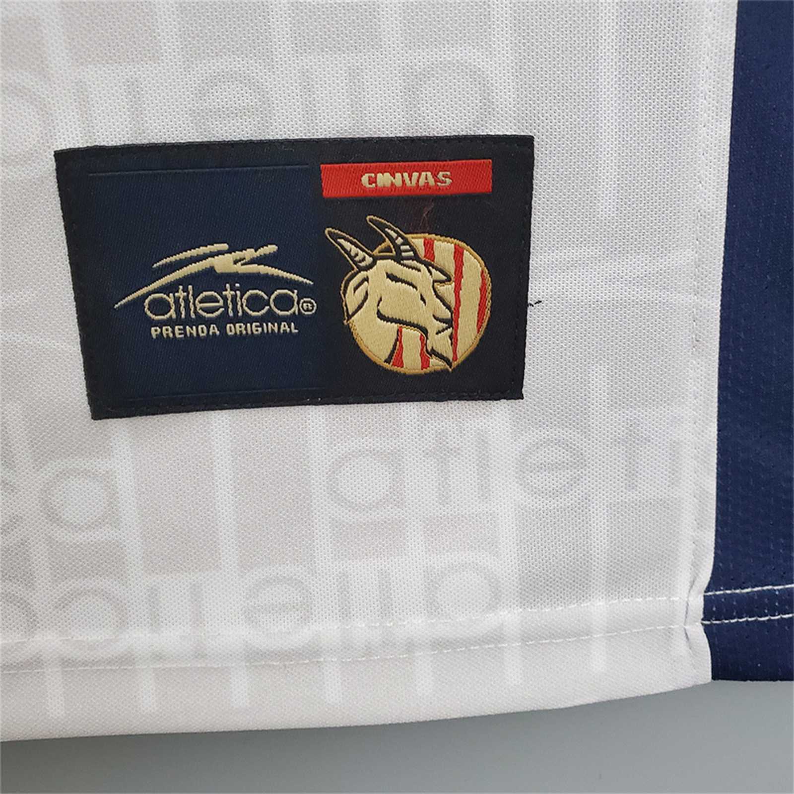 99-00 Chivas away1684414408000 10