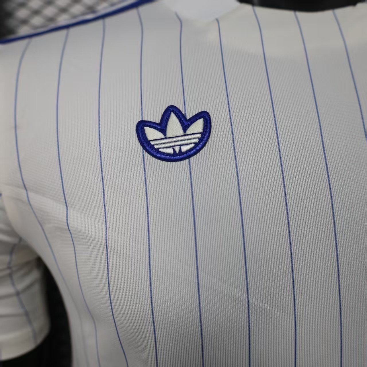 25-26 Chelsea White Retro Style Football Shirt Apparels AAAAJersey Wholesale Yupoo 2