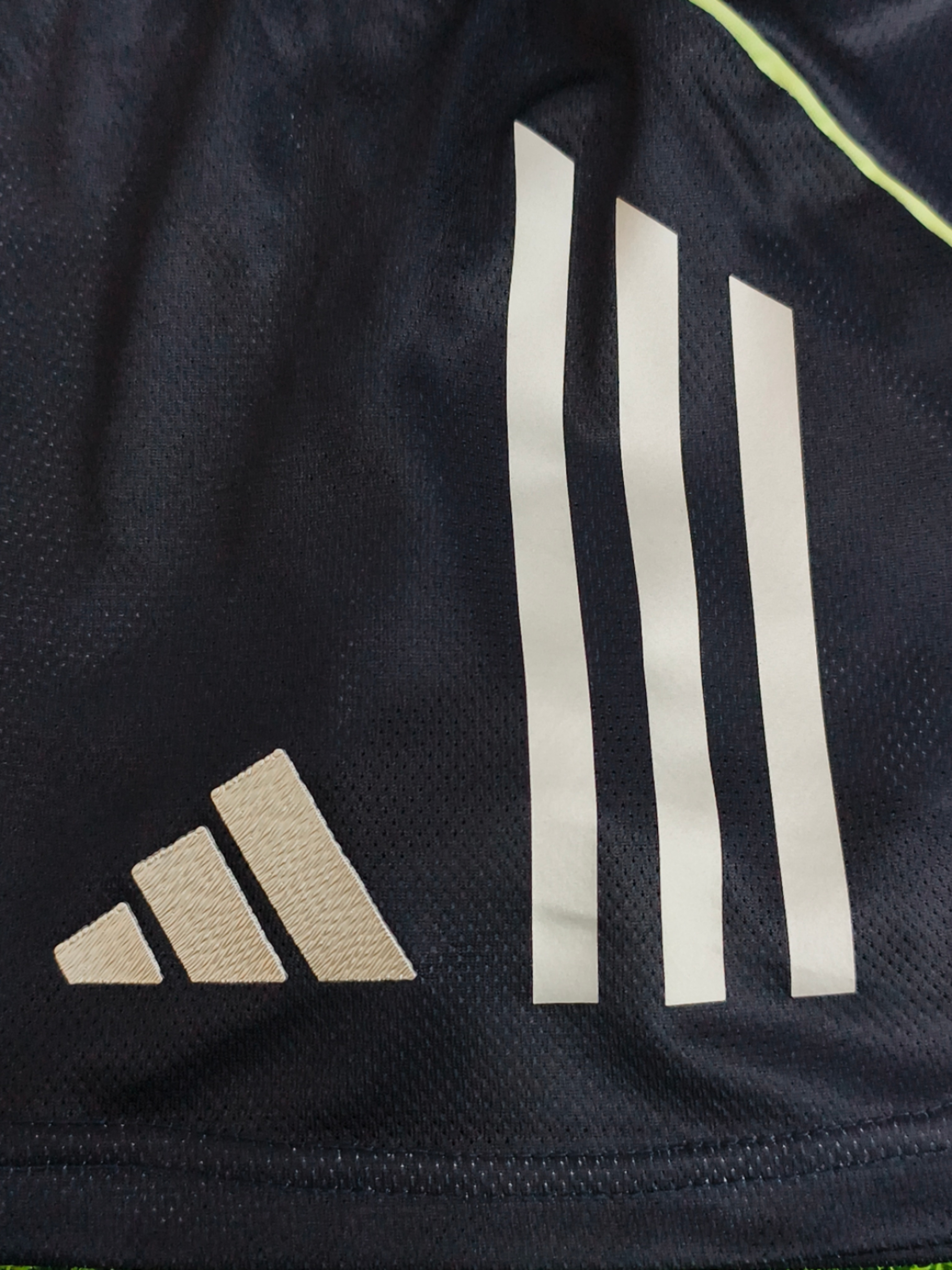 25-26 Real Madrid Away Player Version Kid Kits Youth Apparels AAAAJersey Supply Yupoo 2