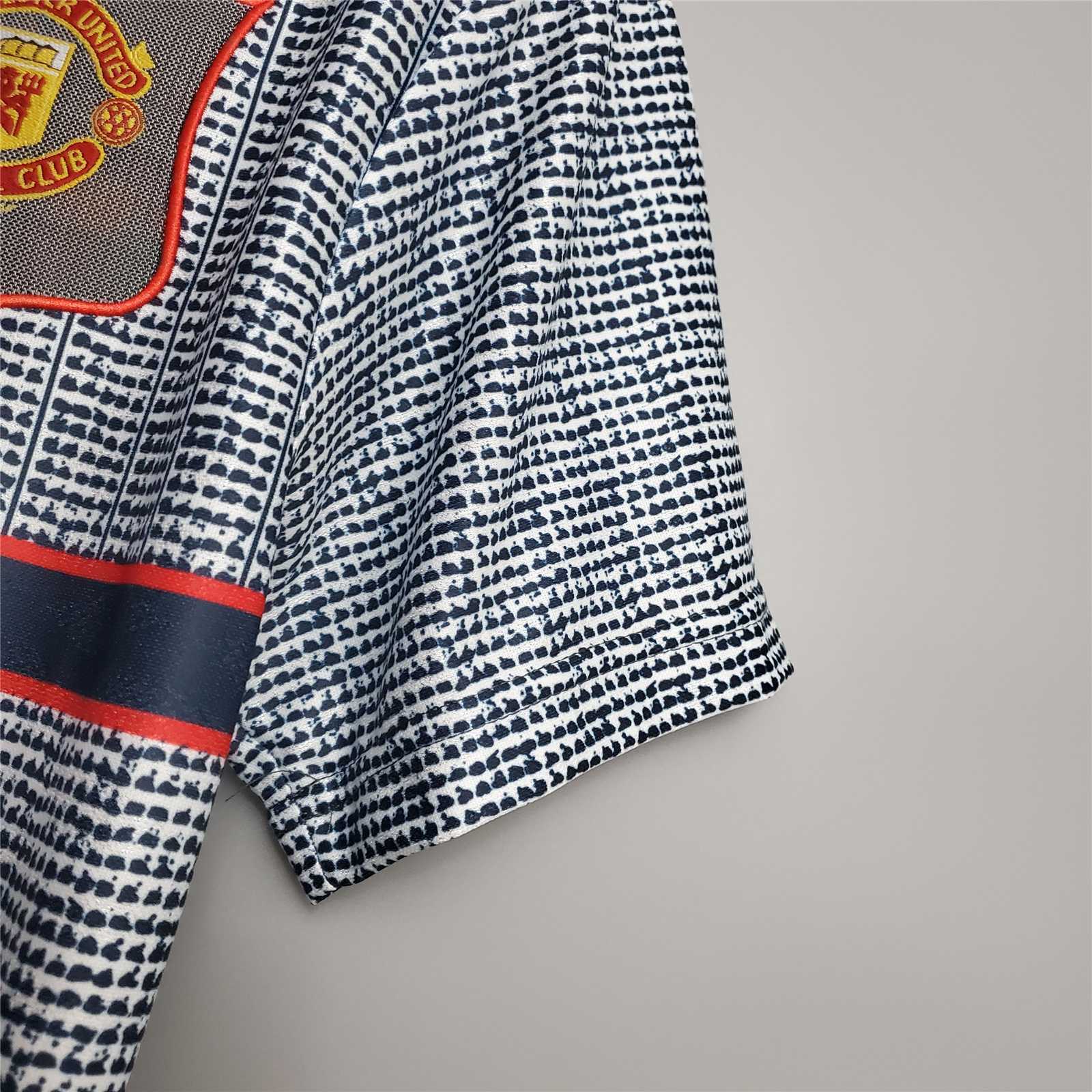 94-96 Manchester United away - 4 1