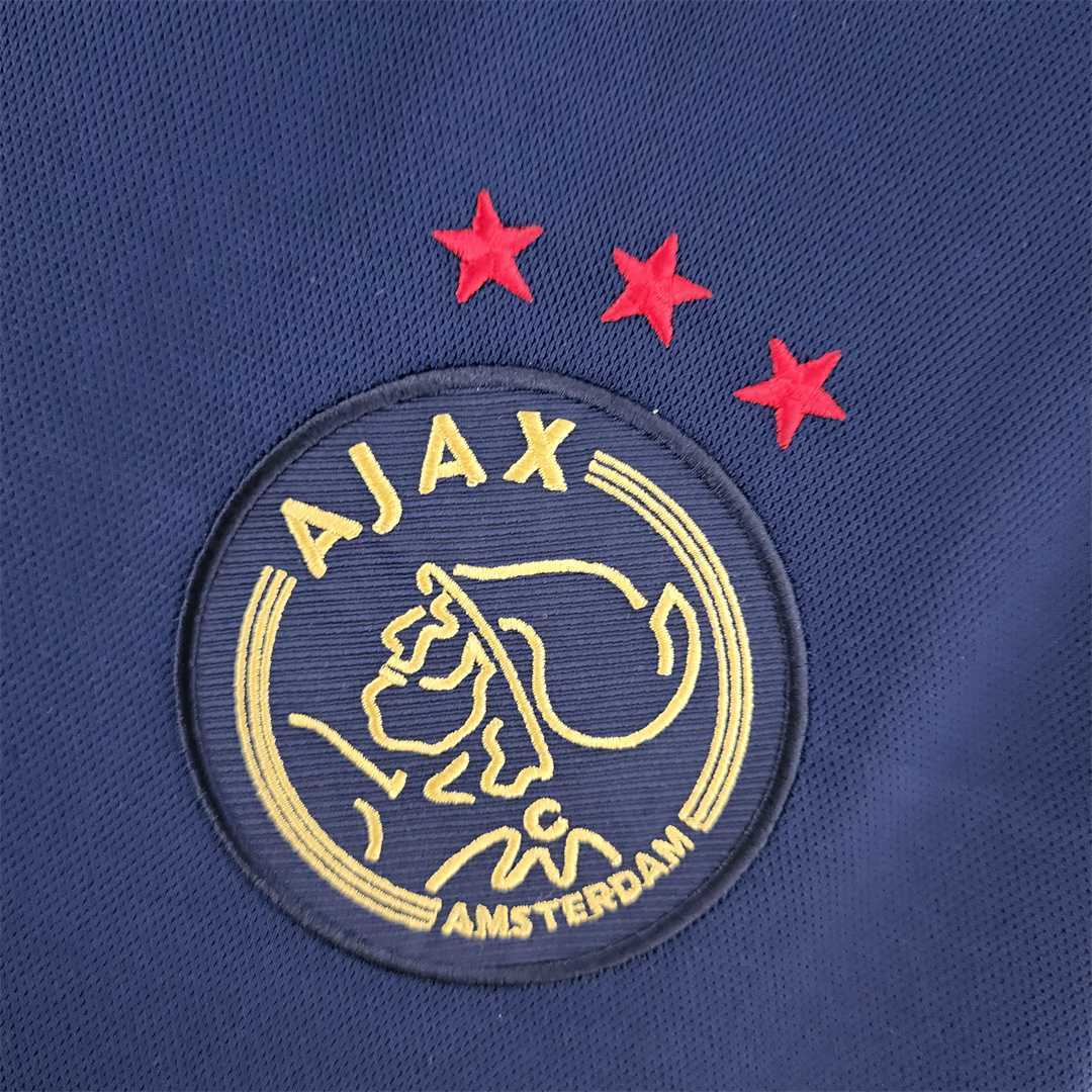 22-23 Ajax away 8