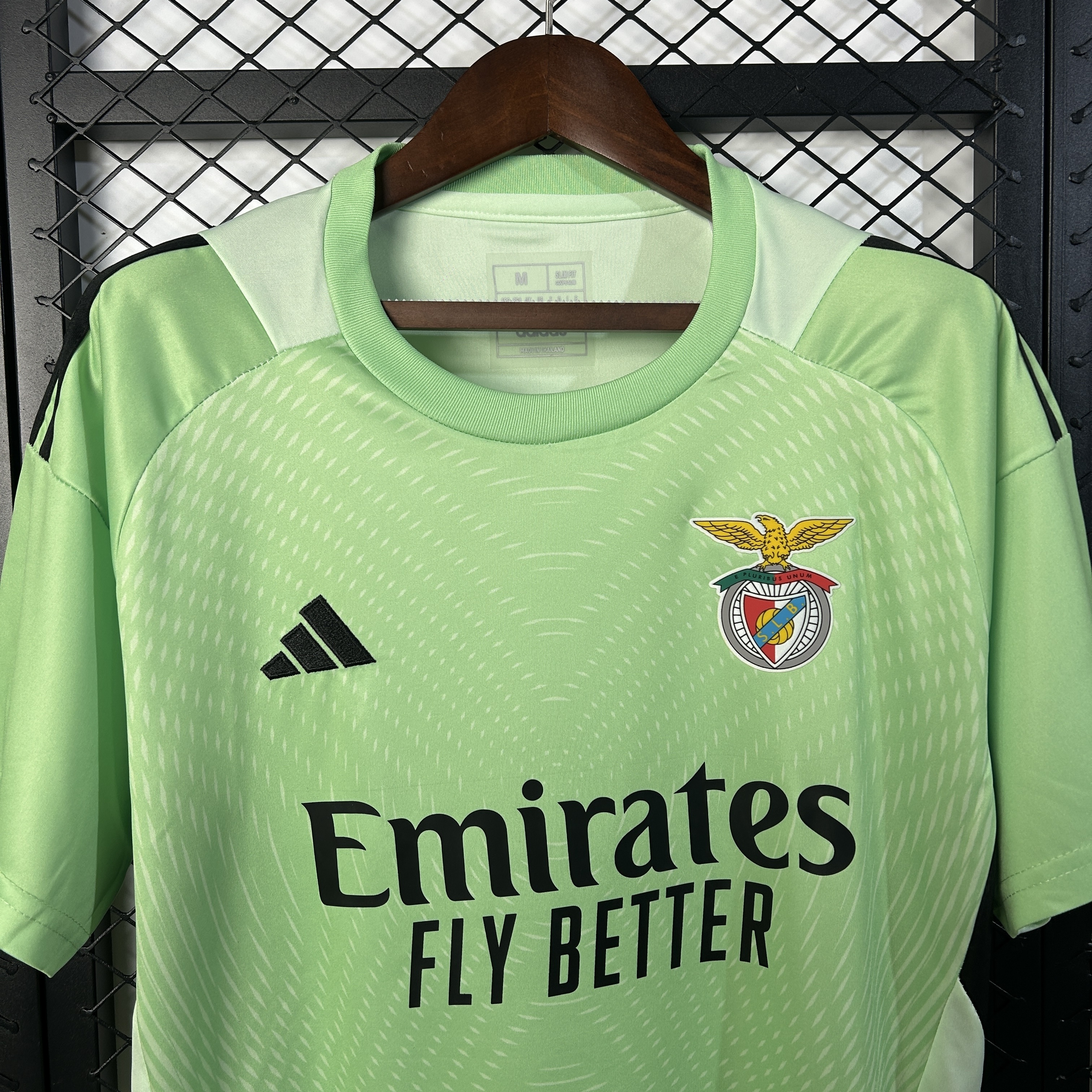25-26 Benfica Training Goalkeeper light Green Kit Soccer Shirt AAAAJersey Dropshipping Yupoo 2