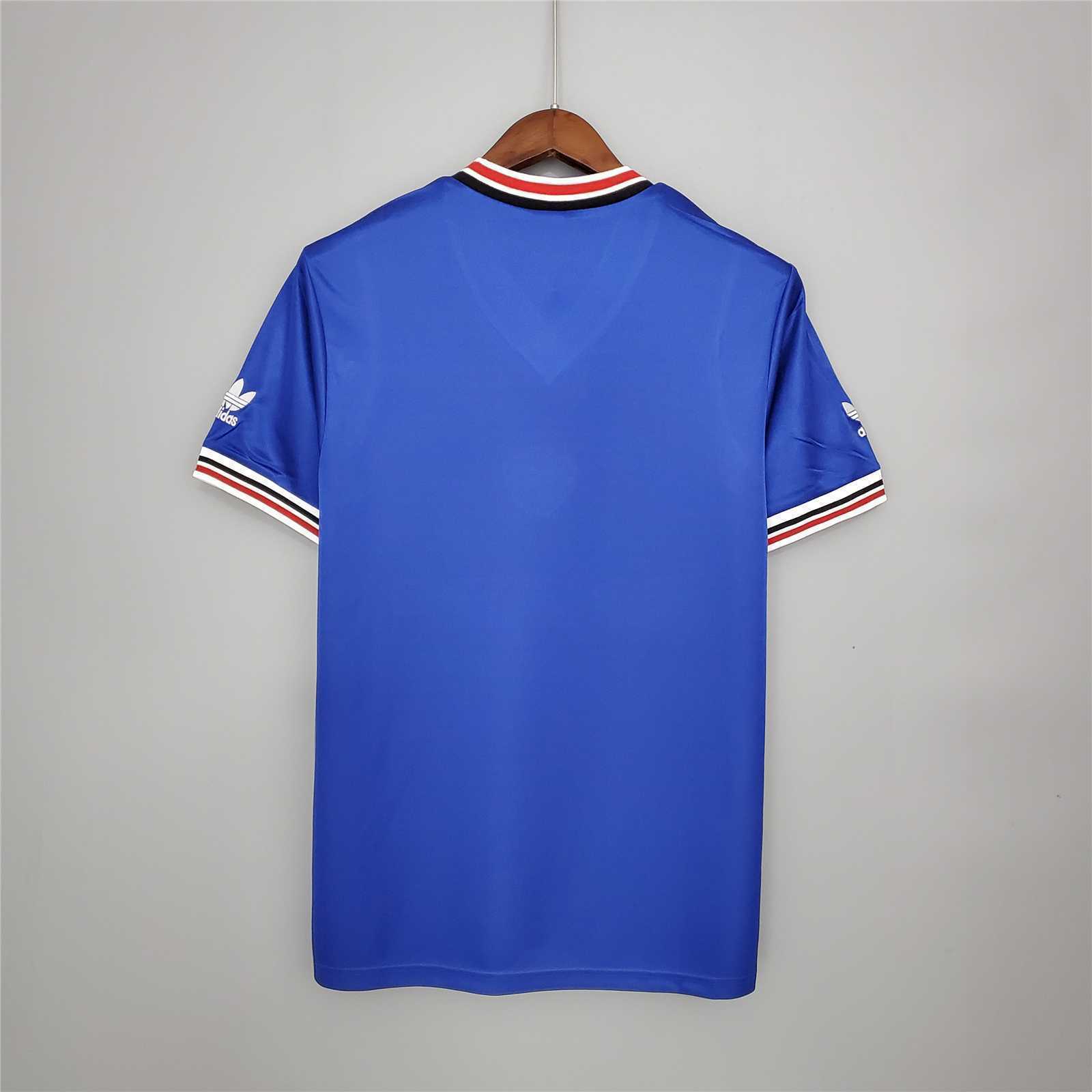 85-86 Manchester United away - 3 2