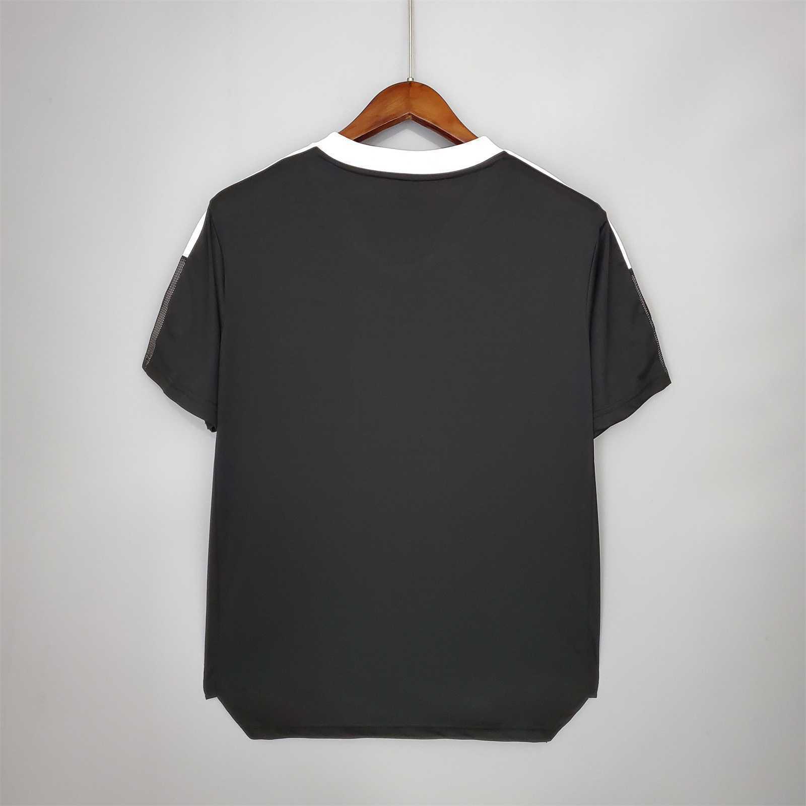 Colo-Colo 13-time champion version away 4