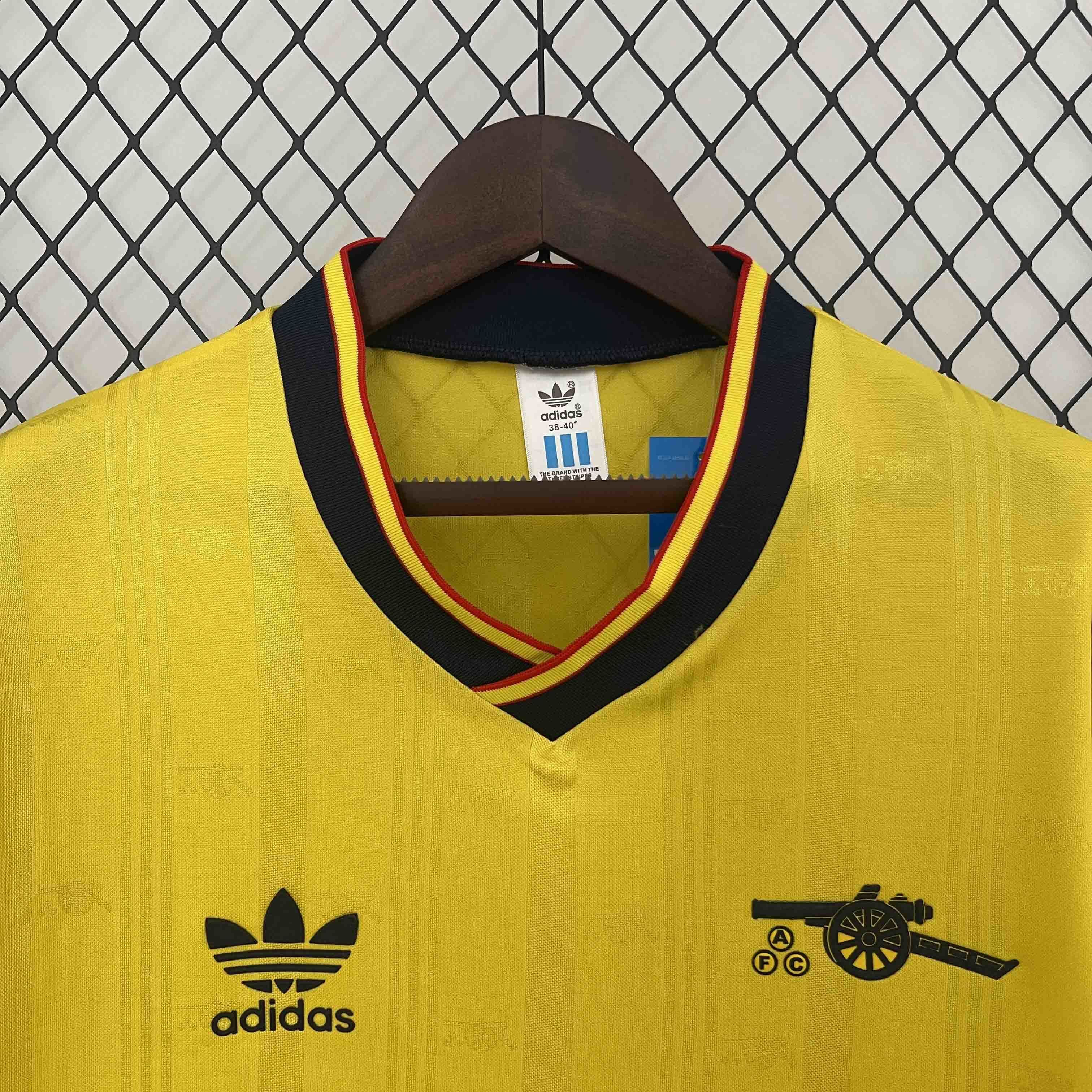 86-88 Arsenal away 2