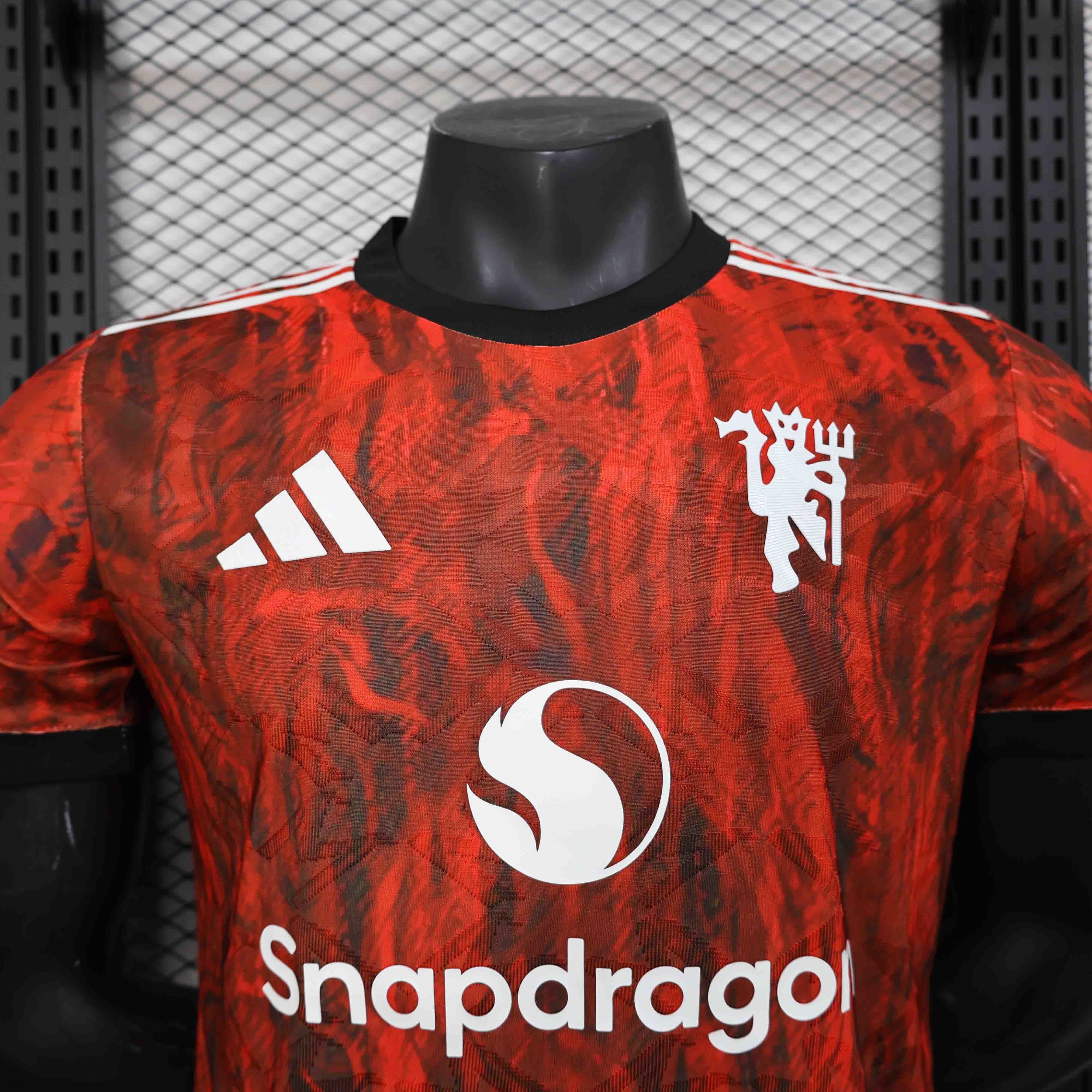 24-25 Manchester United Red Special Edition Player Version Shirt AAAAJersey Supplier Yupoo 1
