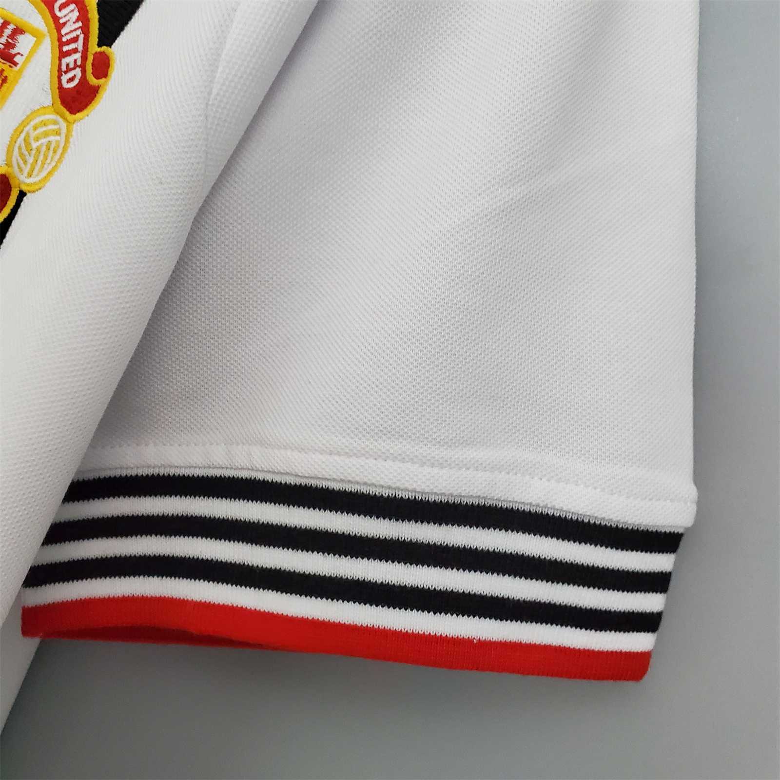 75-80 Manchester United away 2