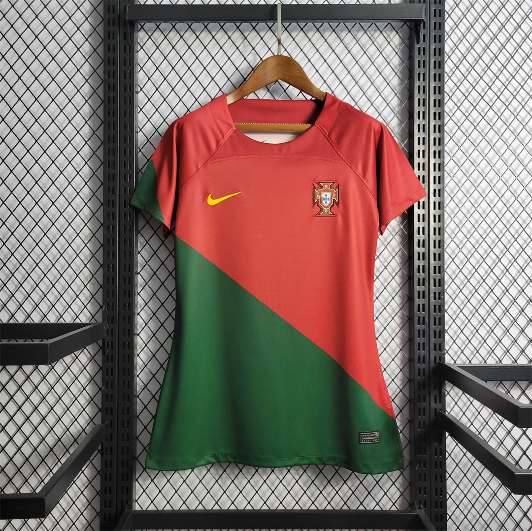 2022 Portugal weoman home