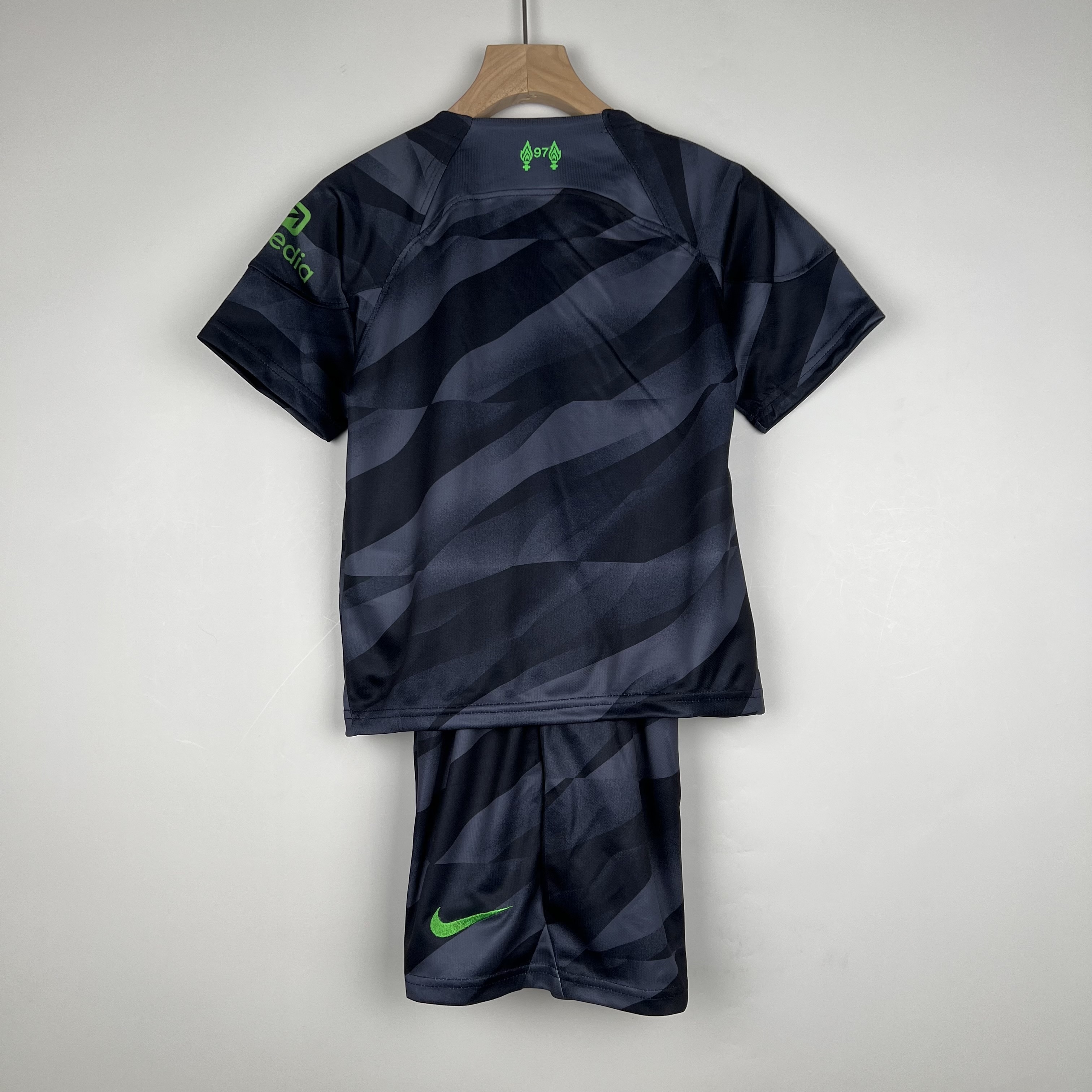 23-24 Kids Liverpool Goalkeeper Black Size 16-28 5