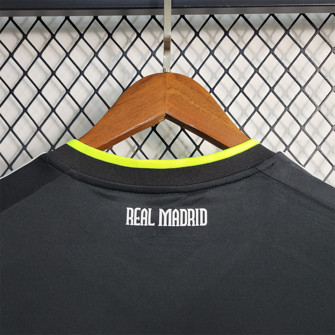 10-11 Real Madrid away 7