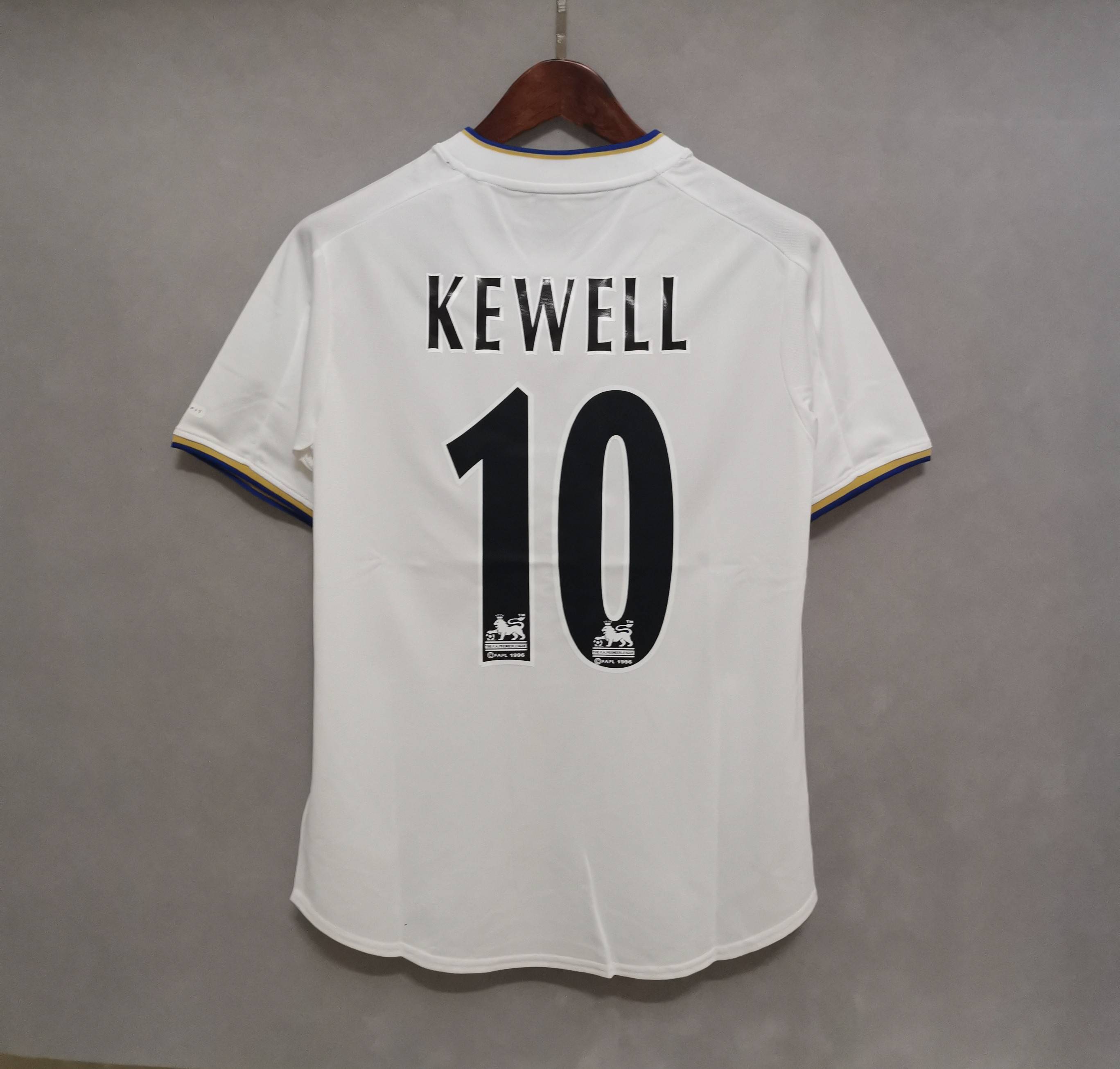 00-01 Leeds United home 7