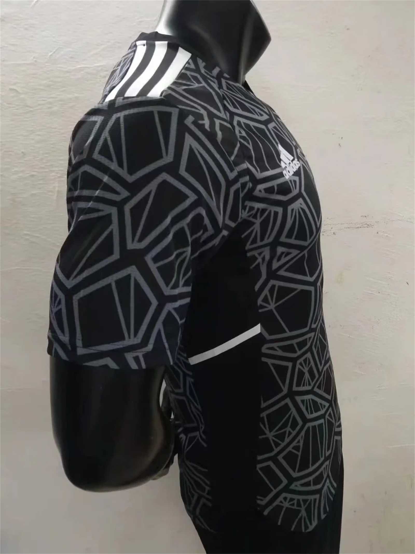 2022 Algeria Goalkeeper Players Edition 5