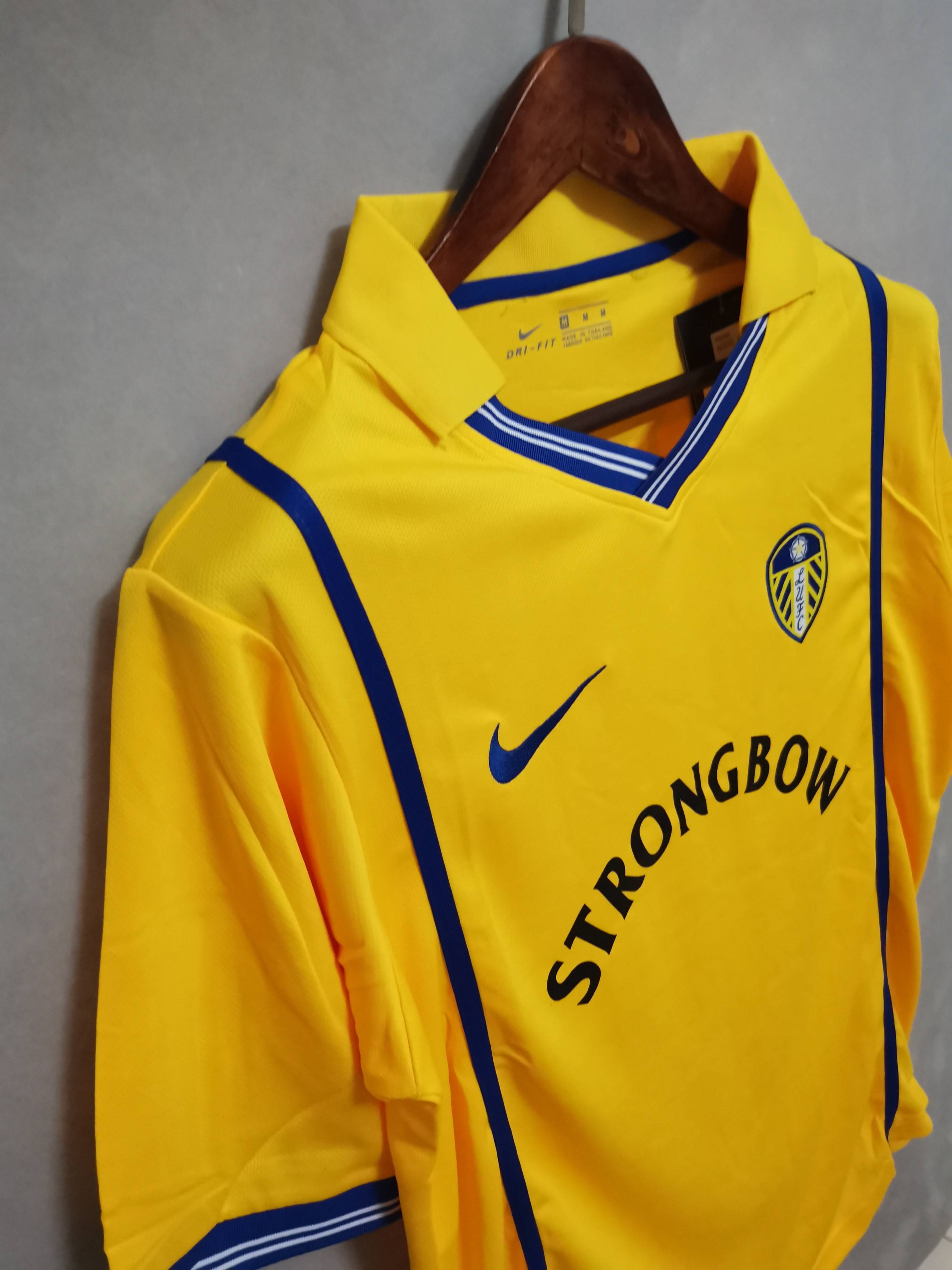 00-01 Leeds United yellow away 2