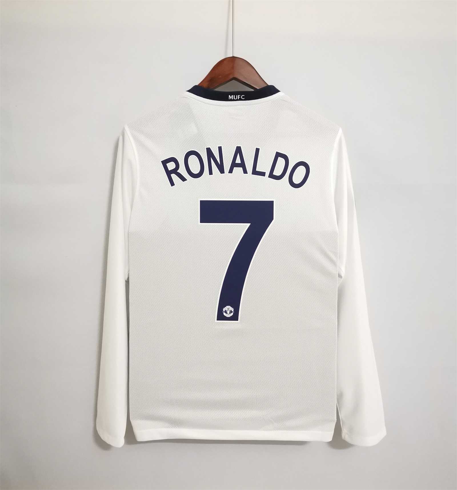 08-09 Manchester United away white UCL final long sleeve 3