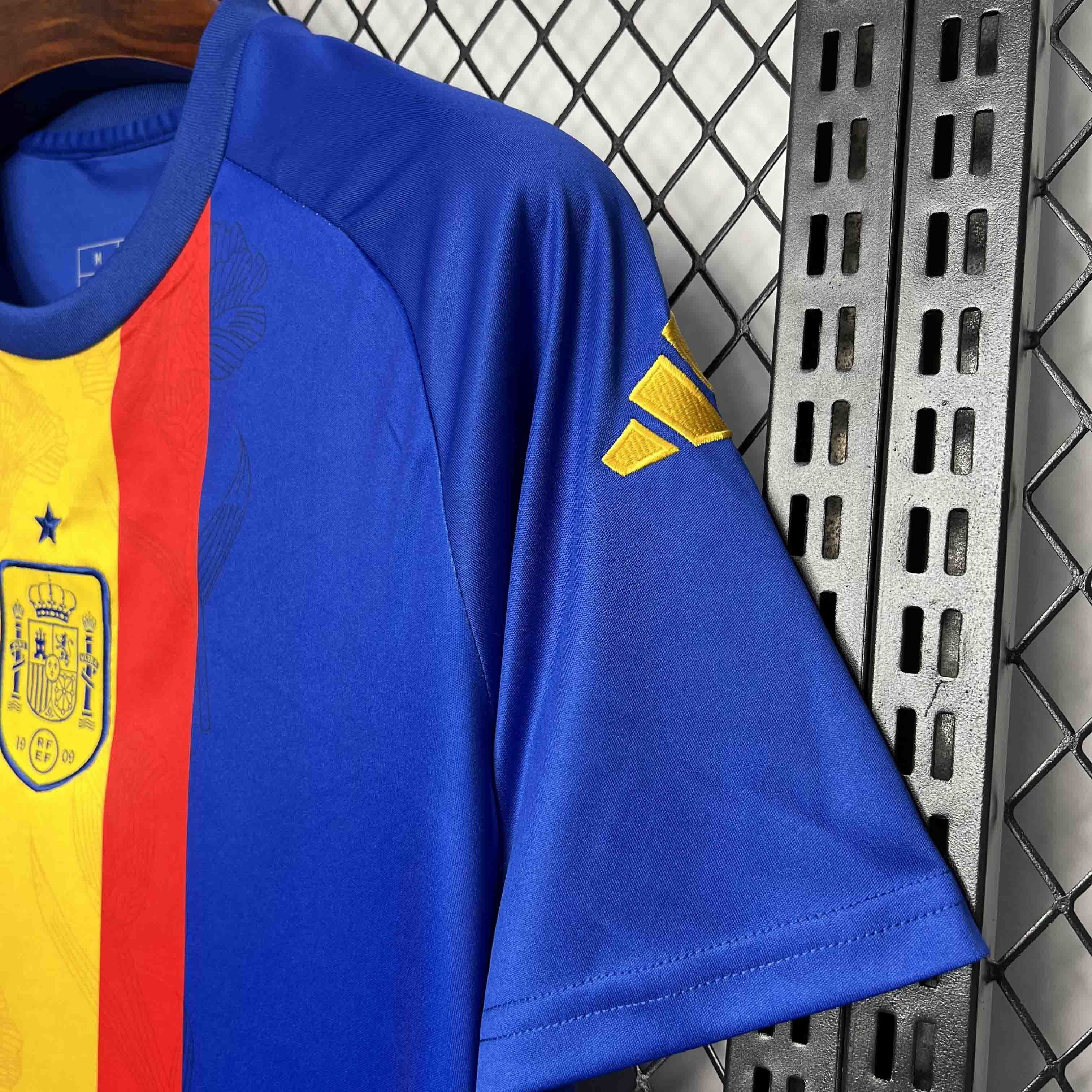 2024 Spain Pre-match Training Kit Football Uniform AAAAJersey Supplier Yupoo 1