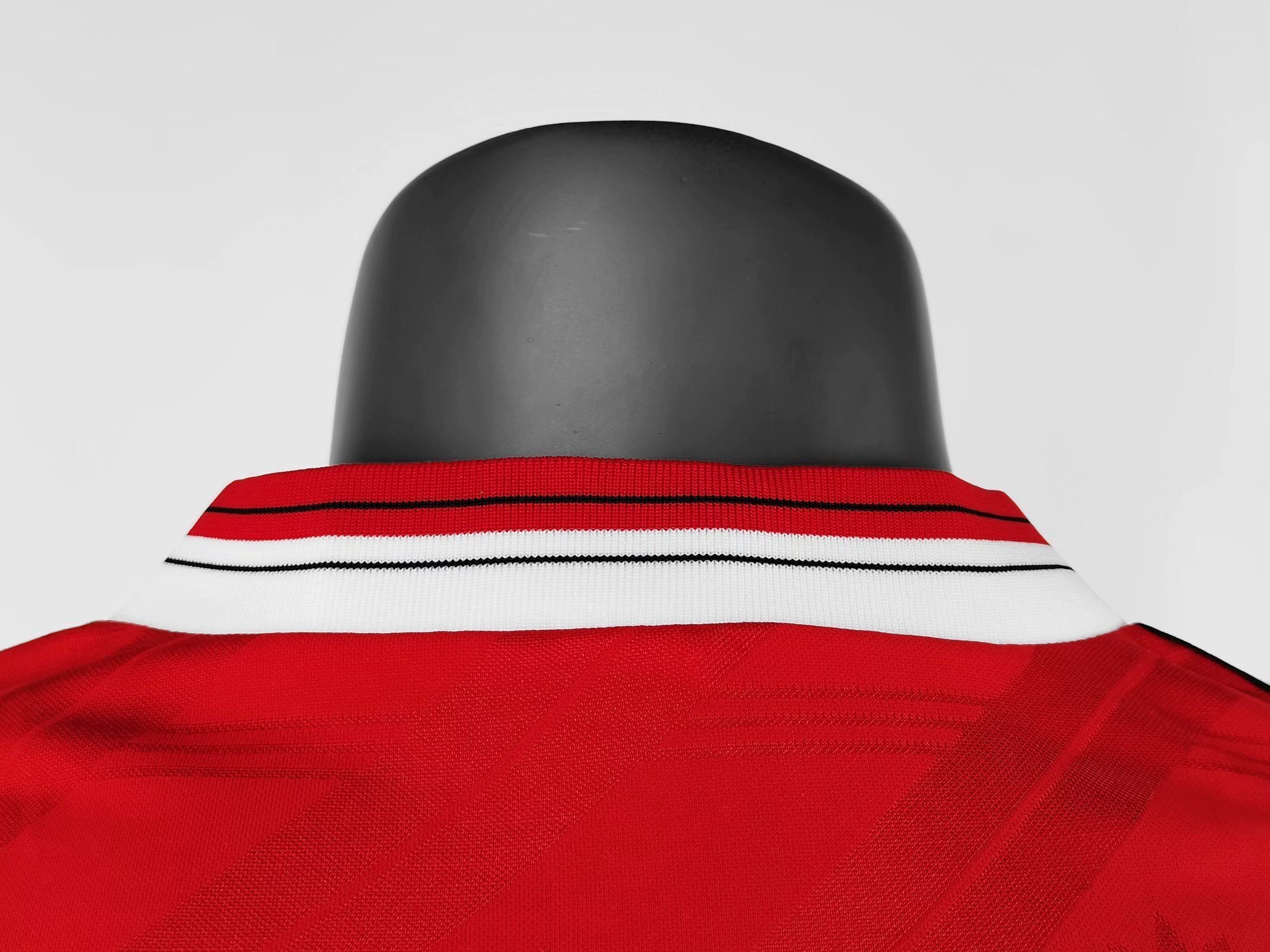 86-88 Manchester United home 7