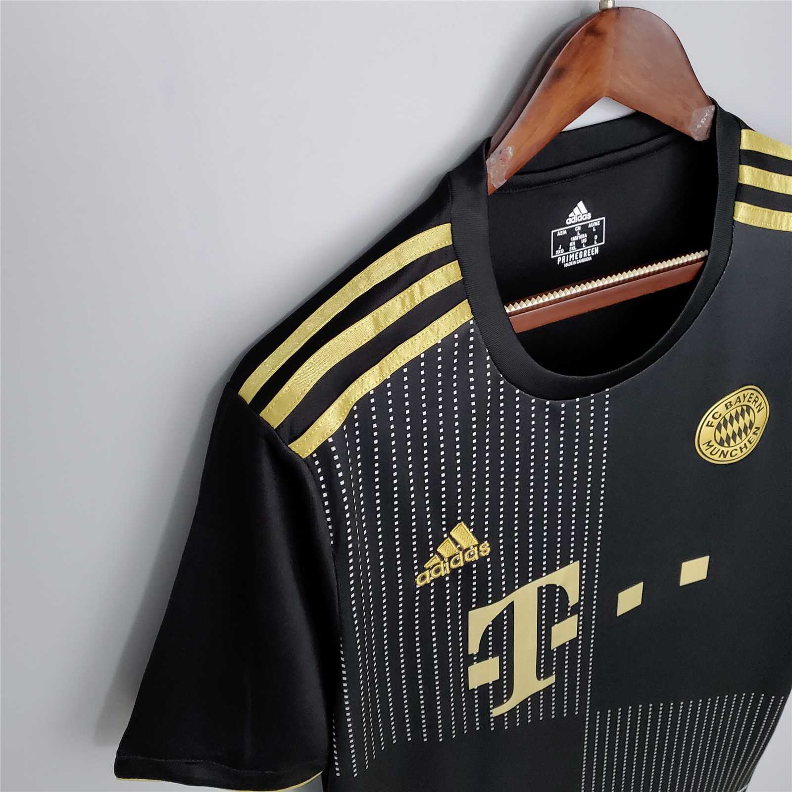 21-22 Bayern Munich away 6